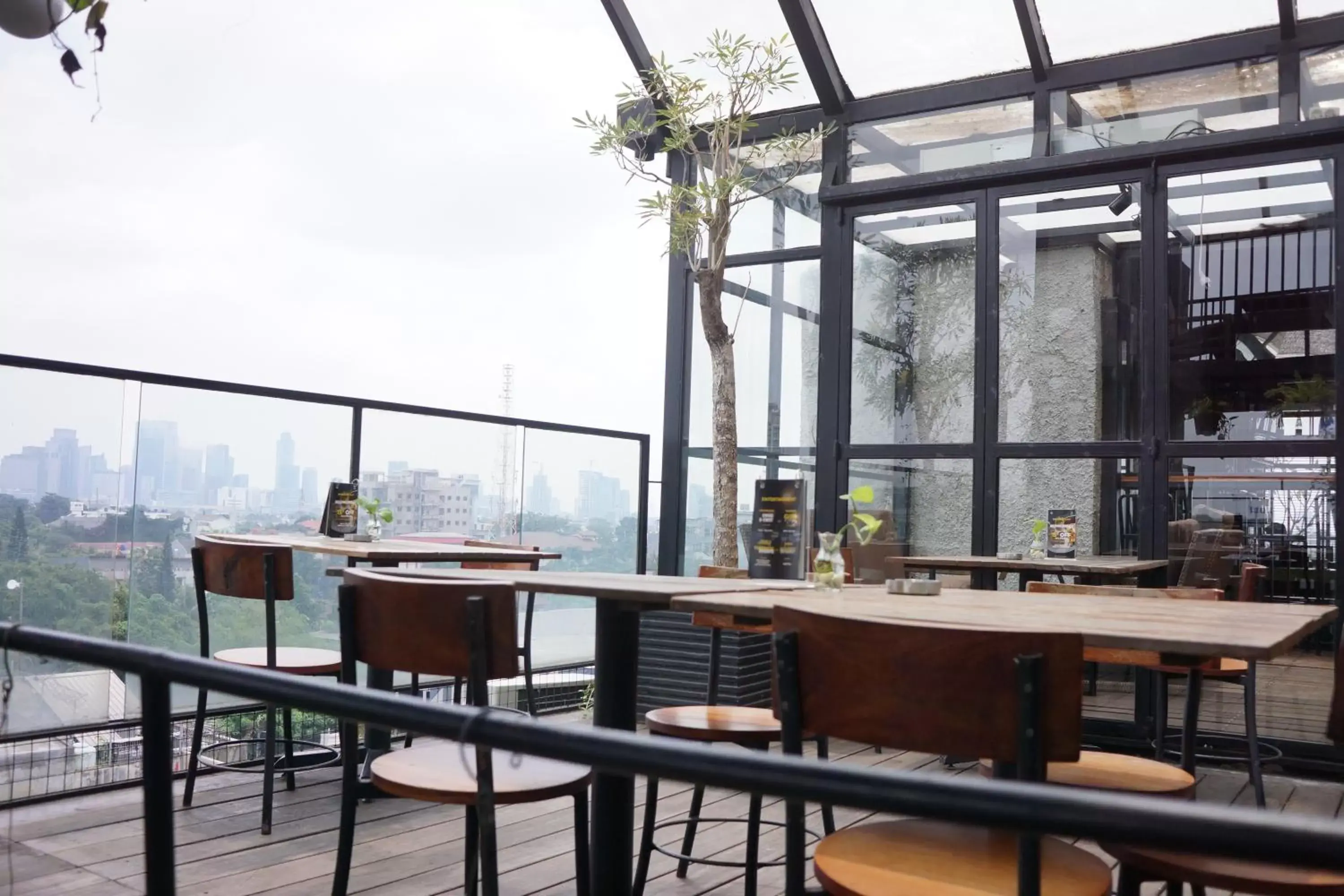 Restaurant/places to eat in Liberta Hotel Kemang