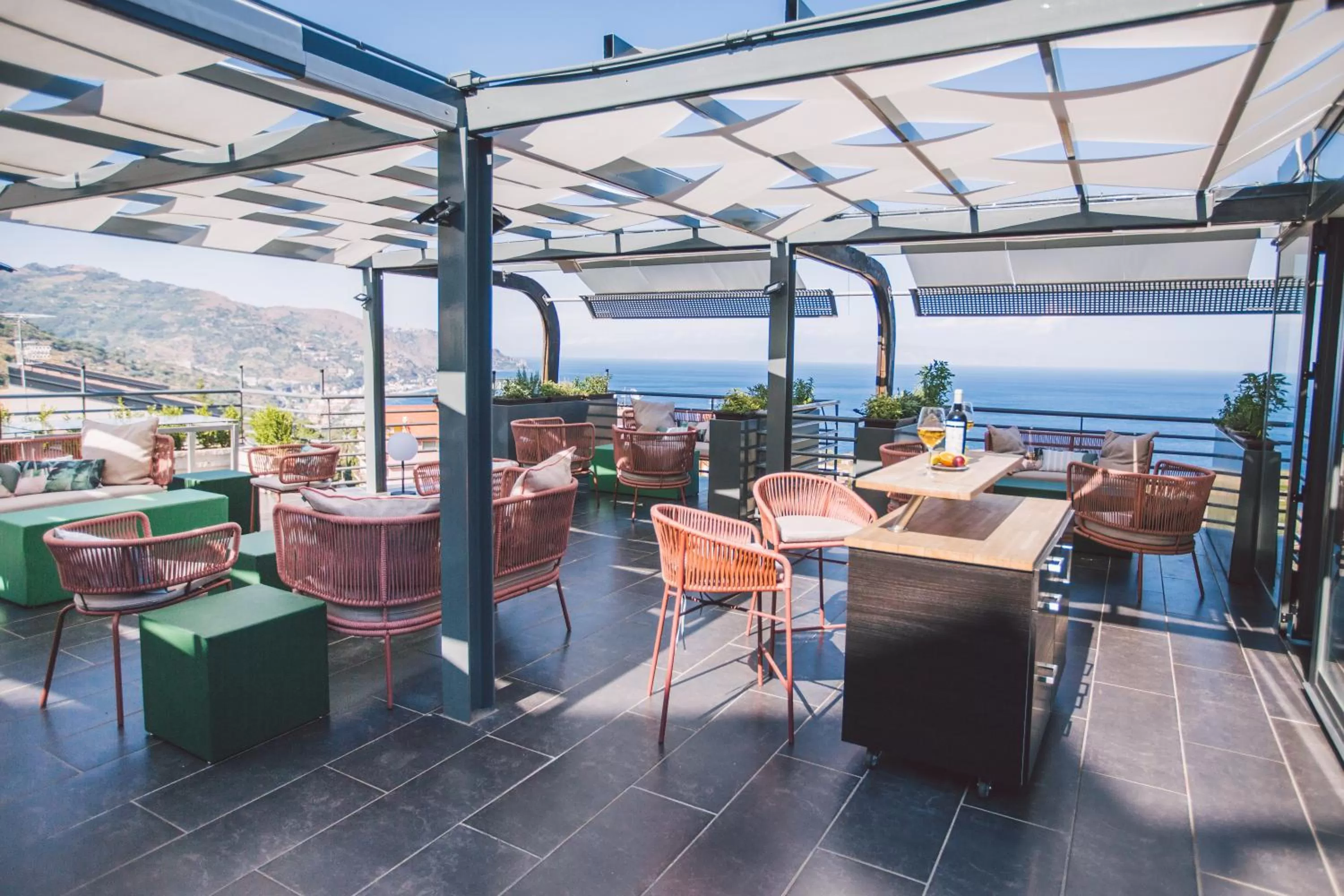 Lounge or bar in Taormina Palace Hotel