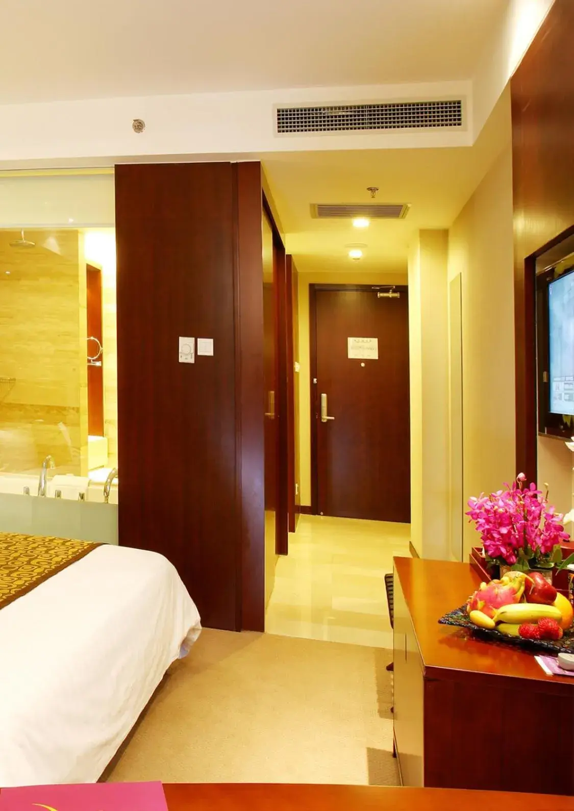 Bedroom in Mercure Wanshang Beijing Hotel