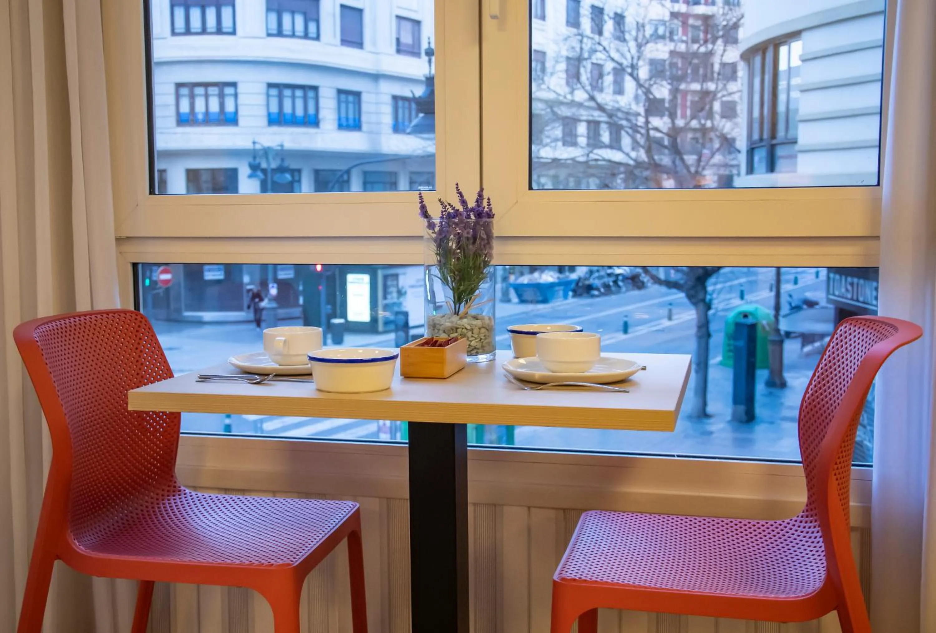 Dining area in Hotel Mediterraneo Valencia