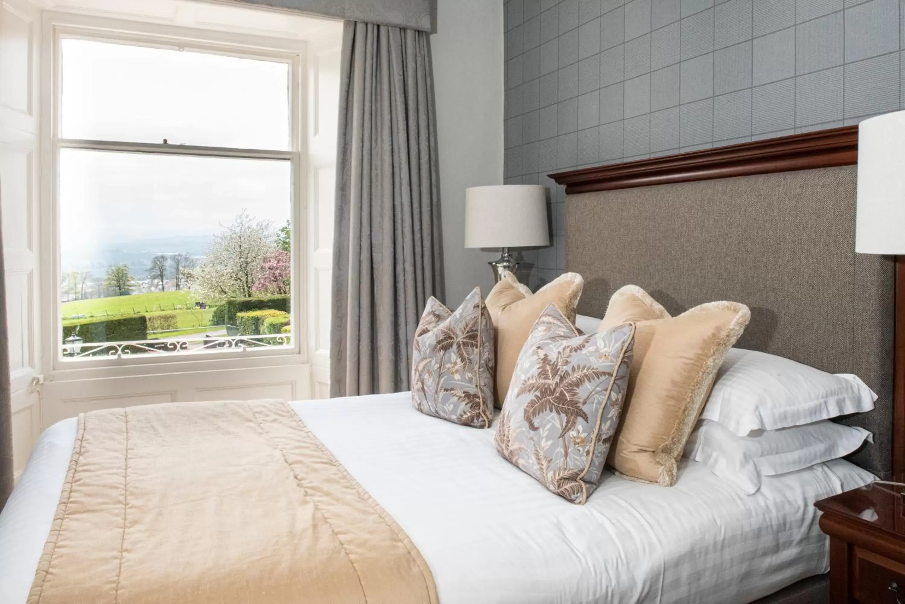 Bed in Roundthorn Country House & Luxury Apartments