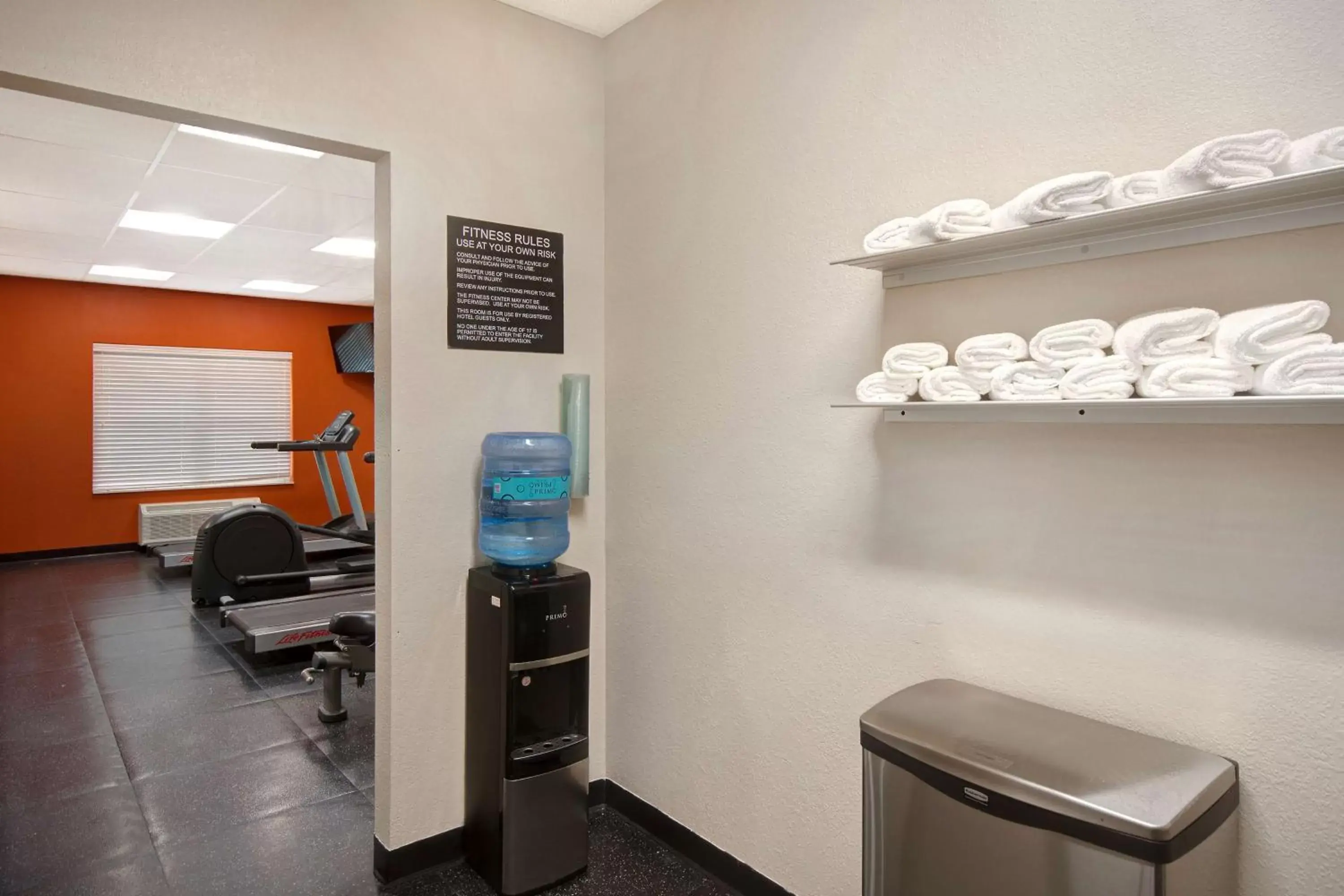 Fitness centre/facilities in Country Inn & Suites by Radisson, Cincinnati Airport, KY