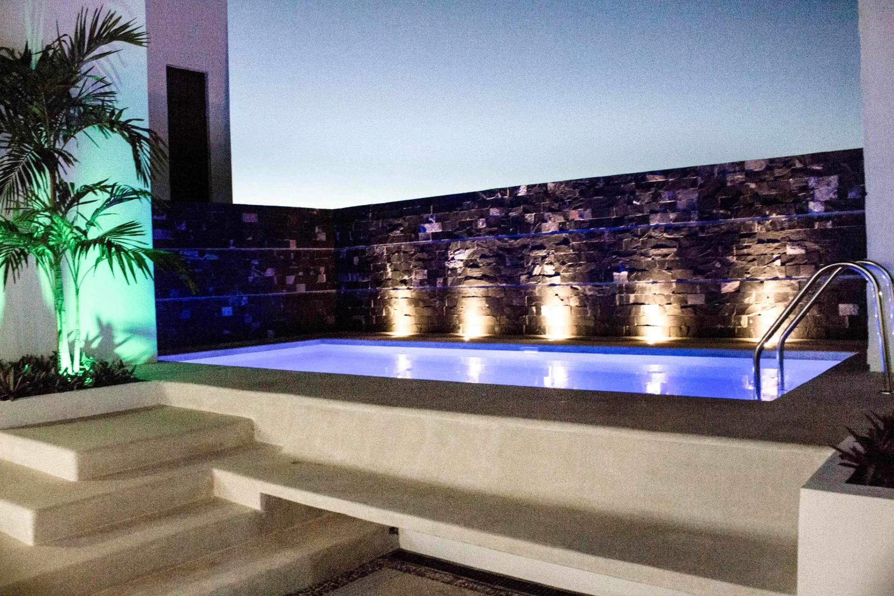 Swimming Pool in Arkana 9 Suites