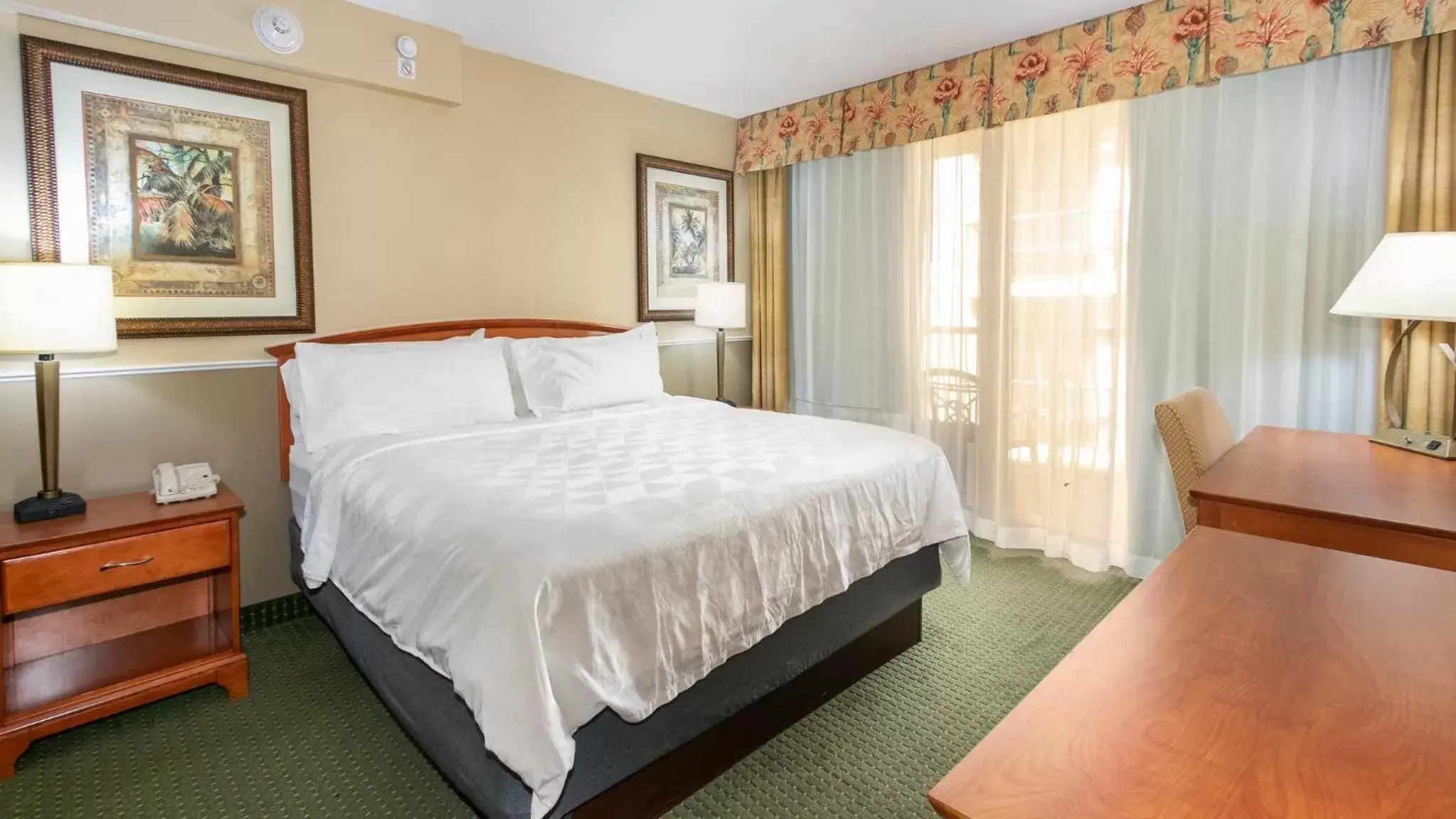 Photo of the whole room, Bed in Holiday Inn & Suites Clearwater Beach, an IHG Hotel