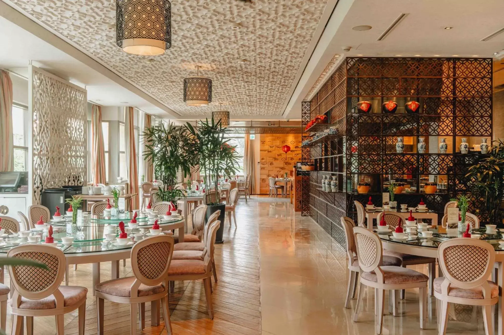 Restaurant/Places to Eat in InterContinental Saigon, an IHG Hotel