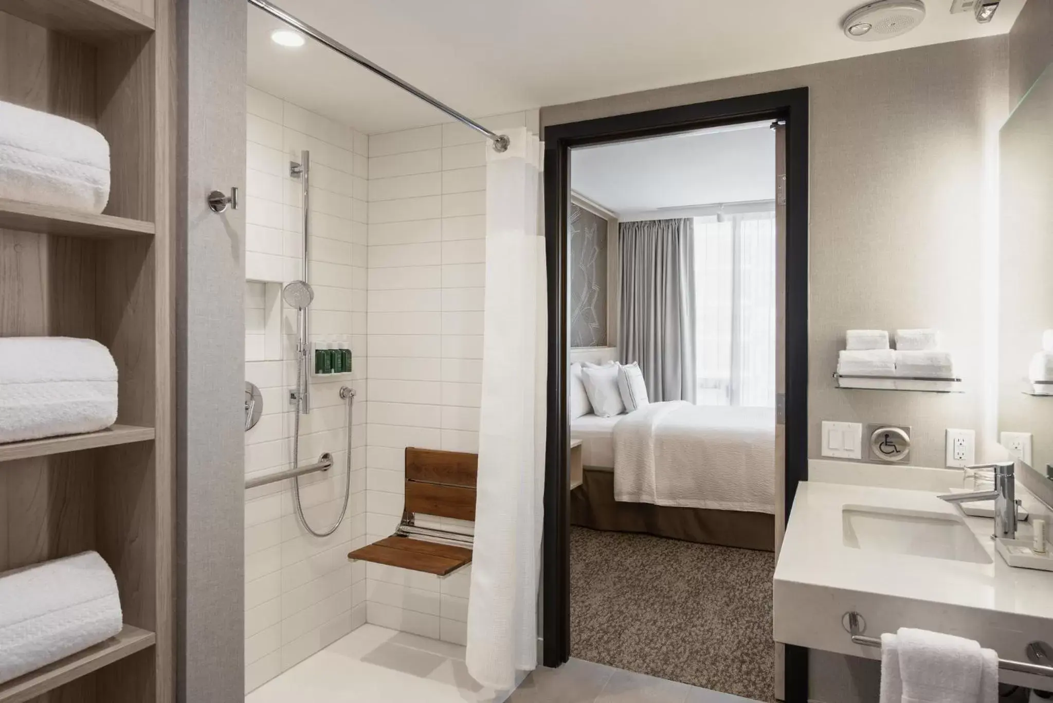 Bathroom in Residence Inn by Marriott Calgary Downtown/Beltline District