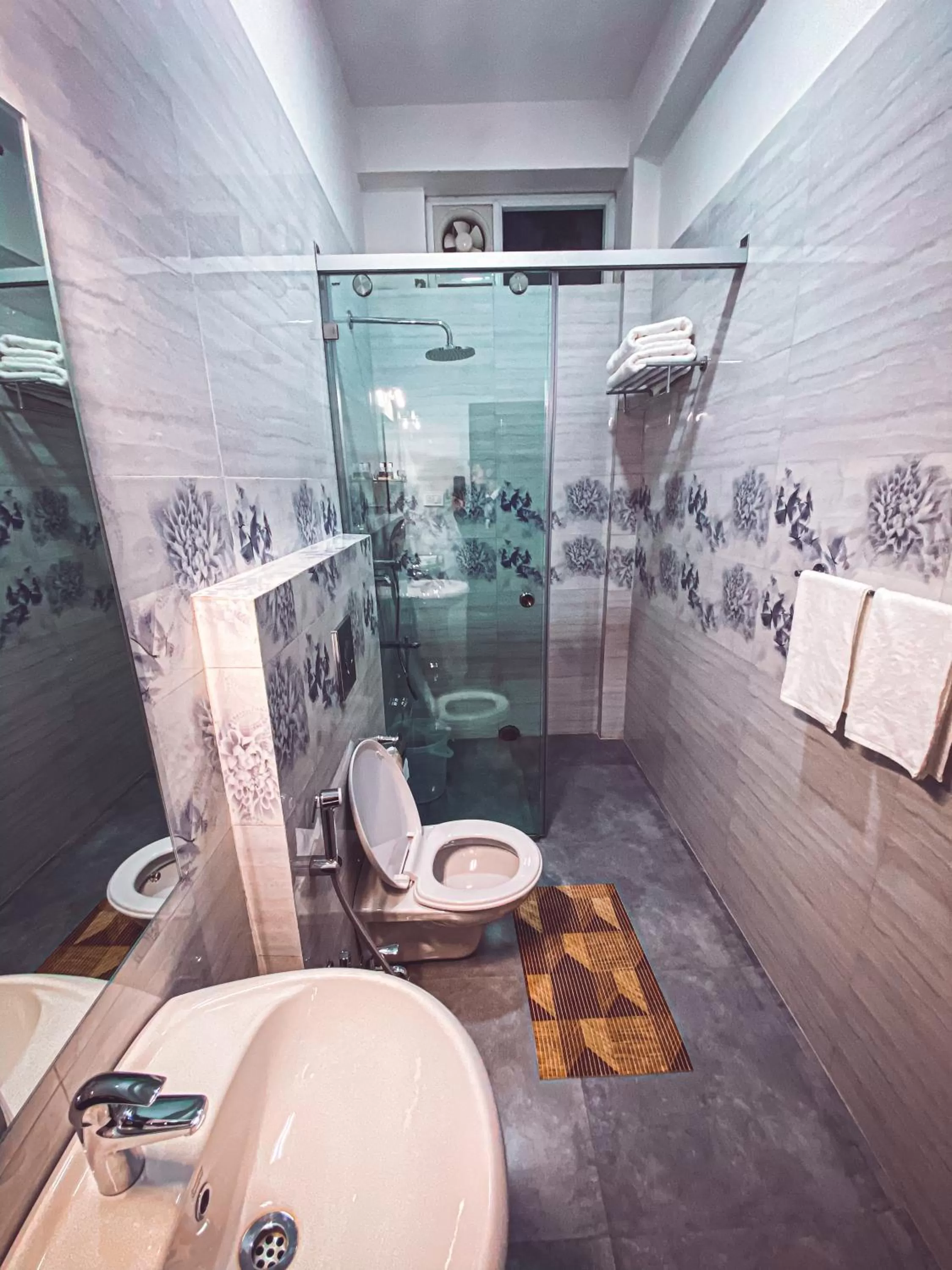 Bathroom in Windermere Inn