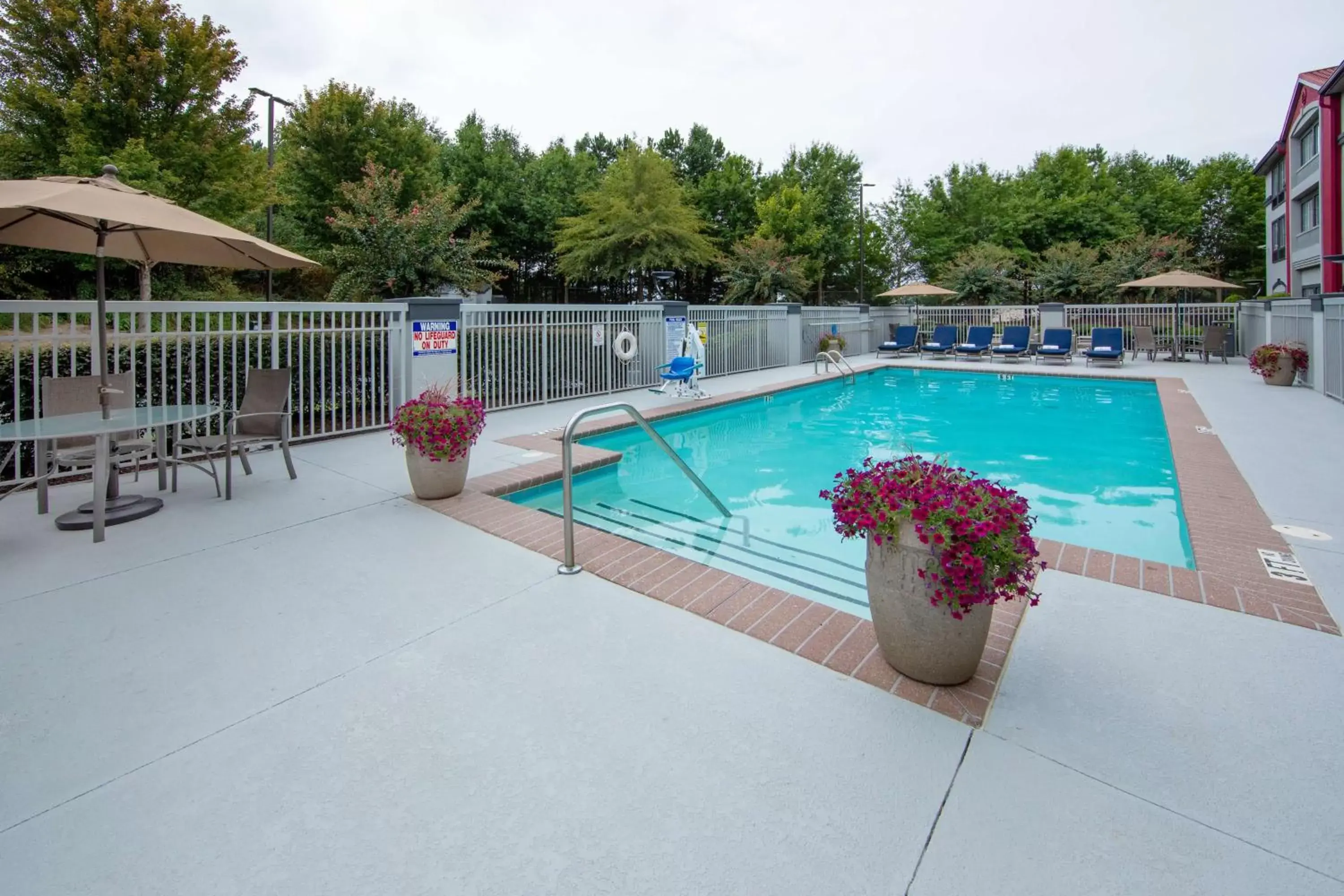 Swimming Pool in Best Western Plus Duluth/ Sugarloaf