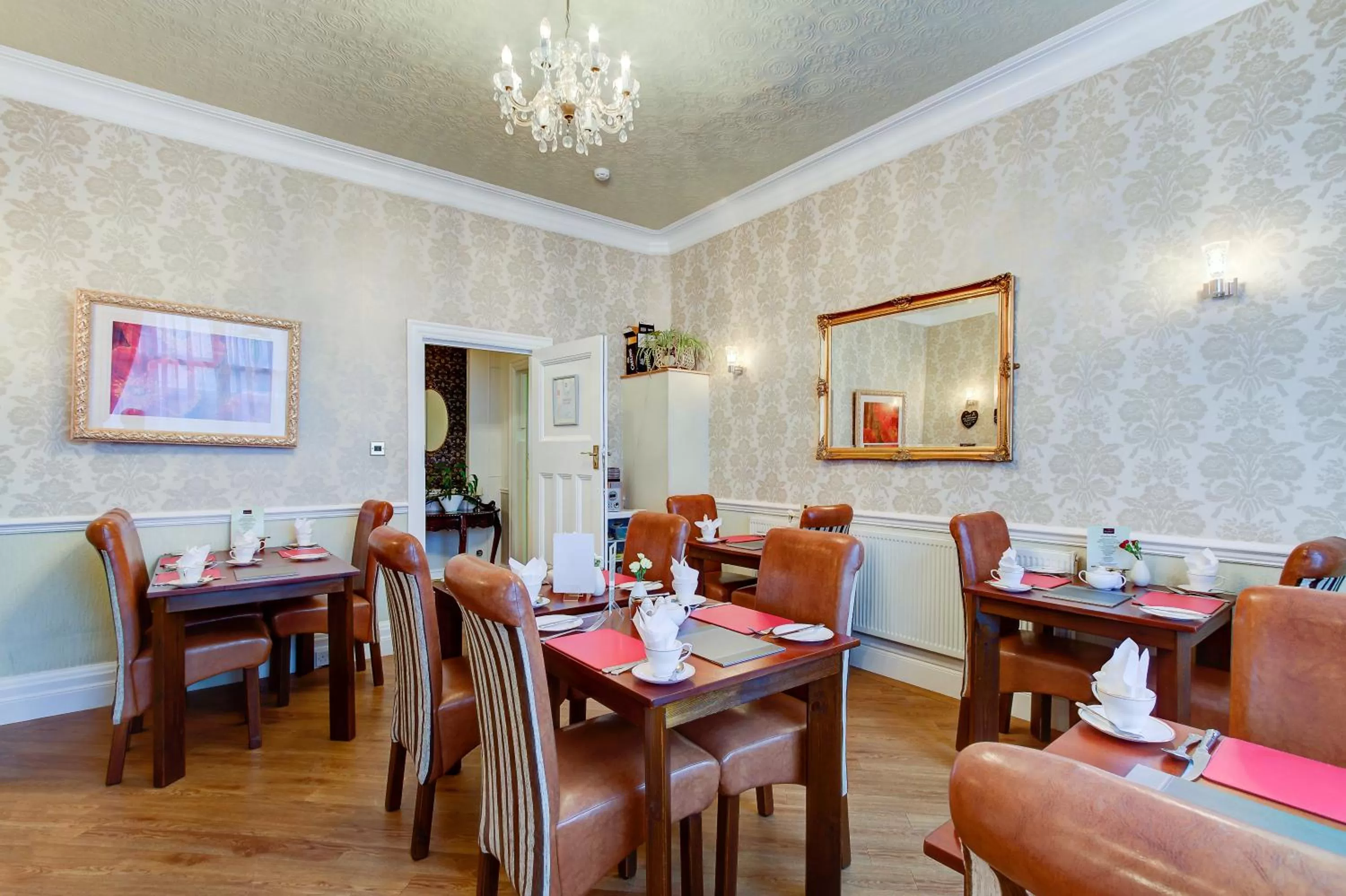 Dining area in North Crest