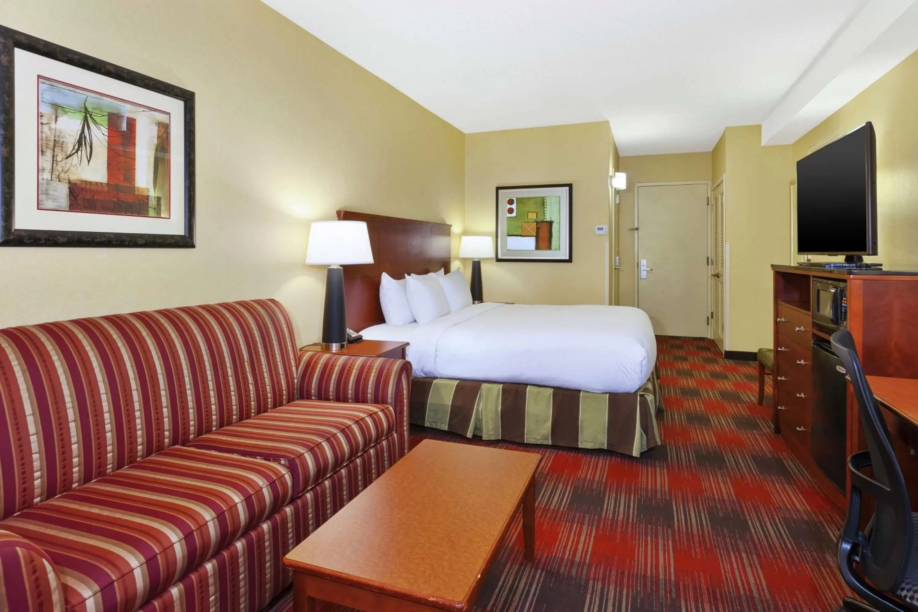 Bedroom, Bed in DoubleTree by Hilton Holland