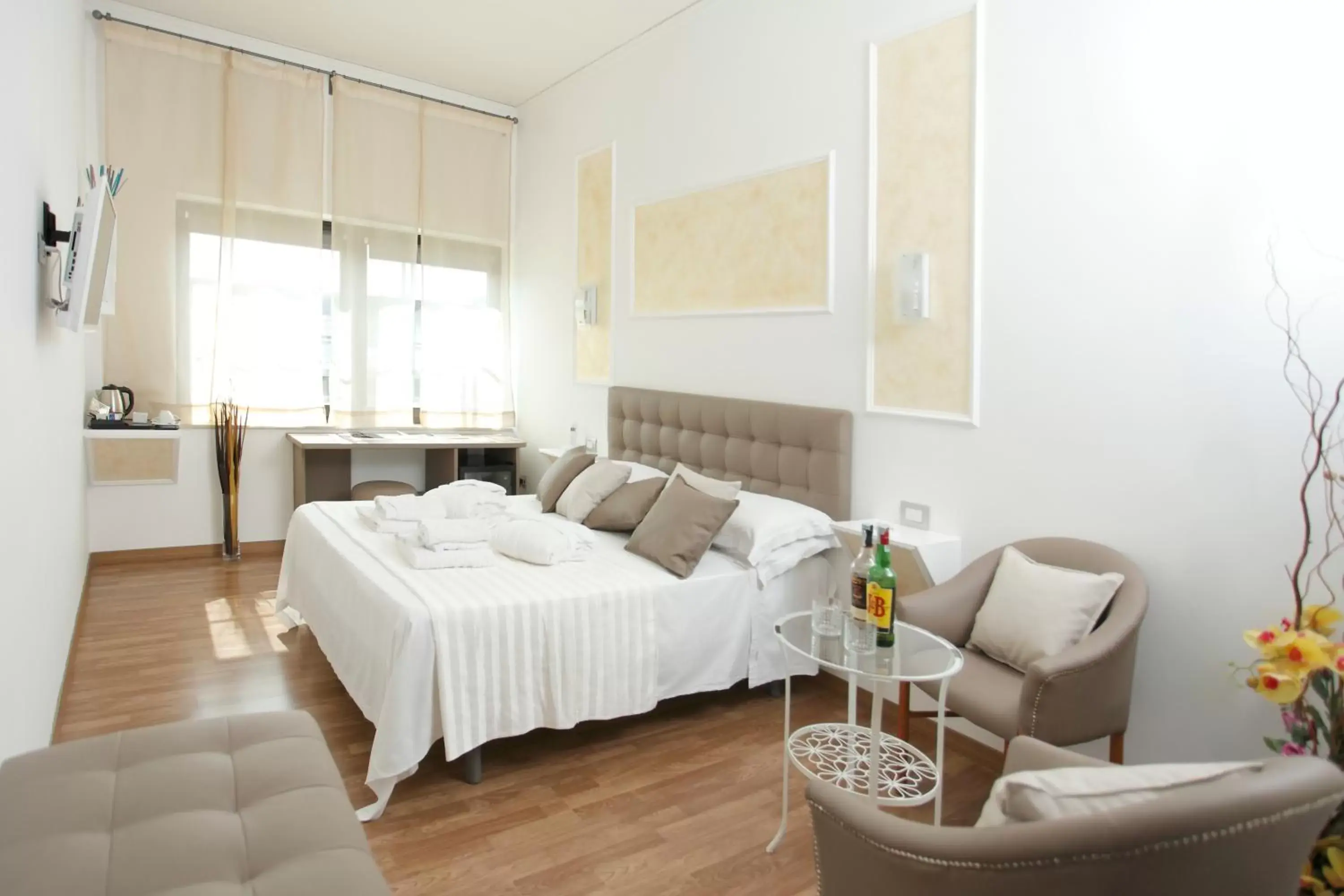 Bedroom, Bed in Millennium Gold Hotel Bedroom, Bed in Millennium Gold Hotel