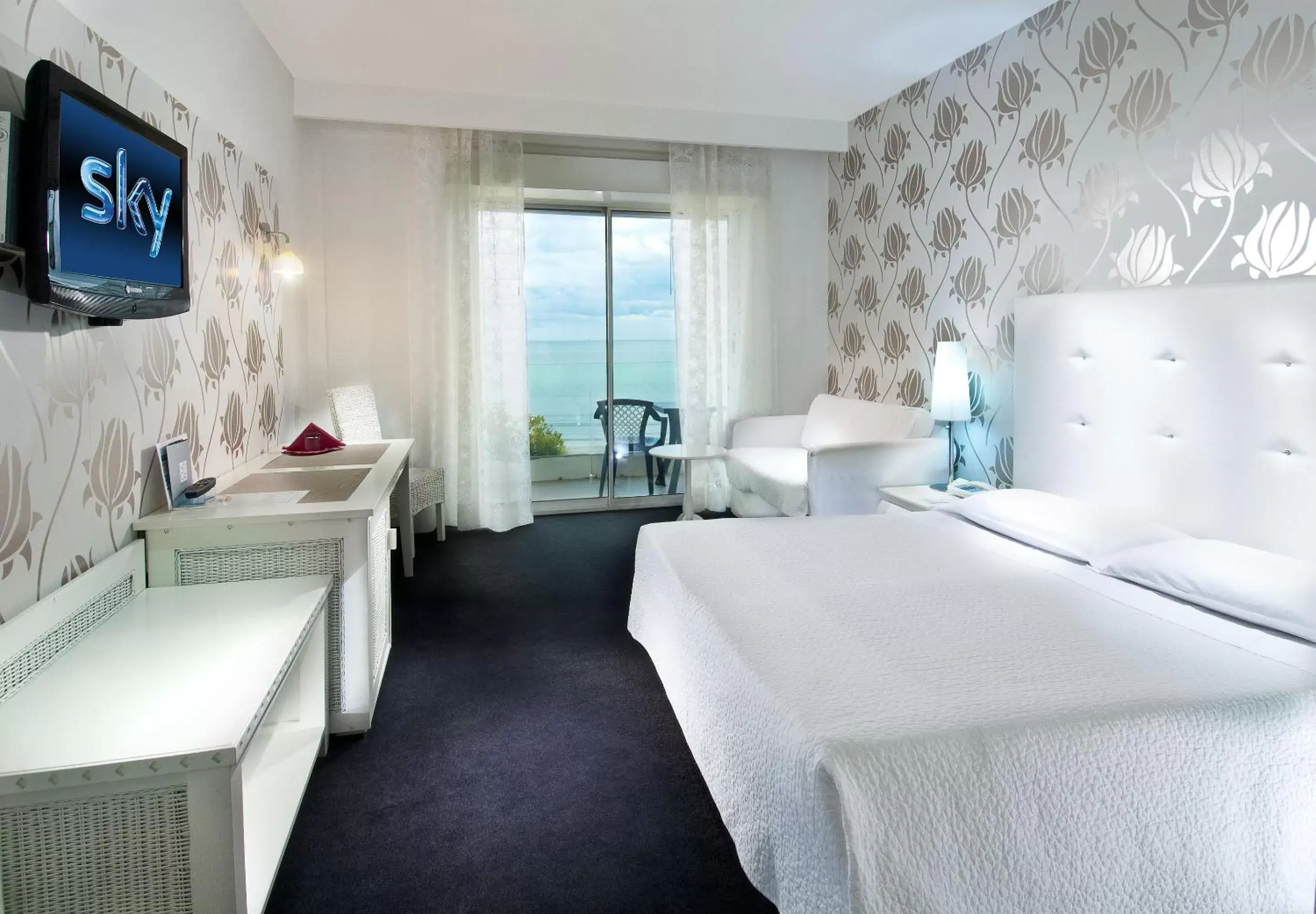 Bedroom in Hotel Mediterraneo