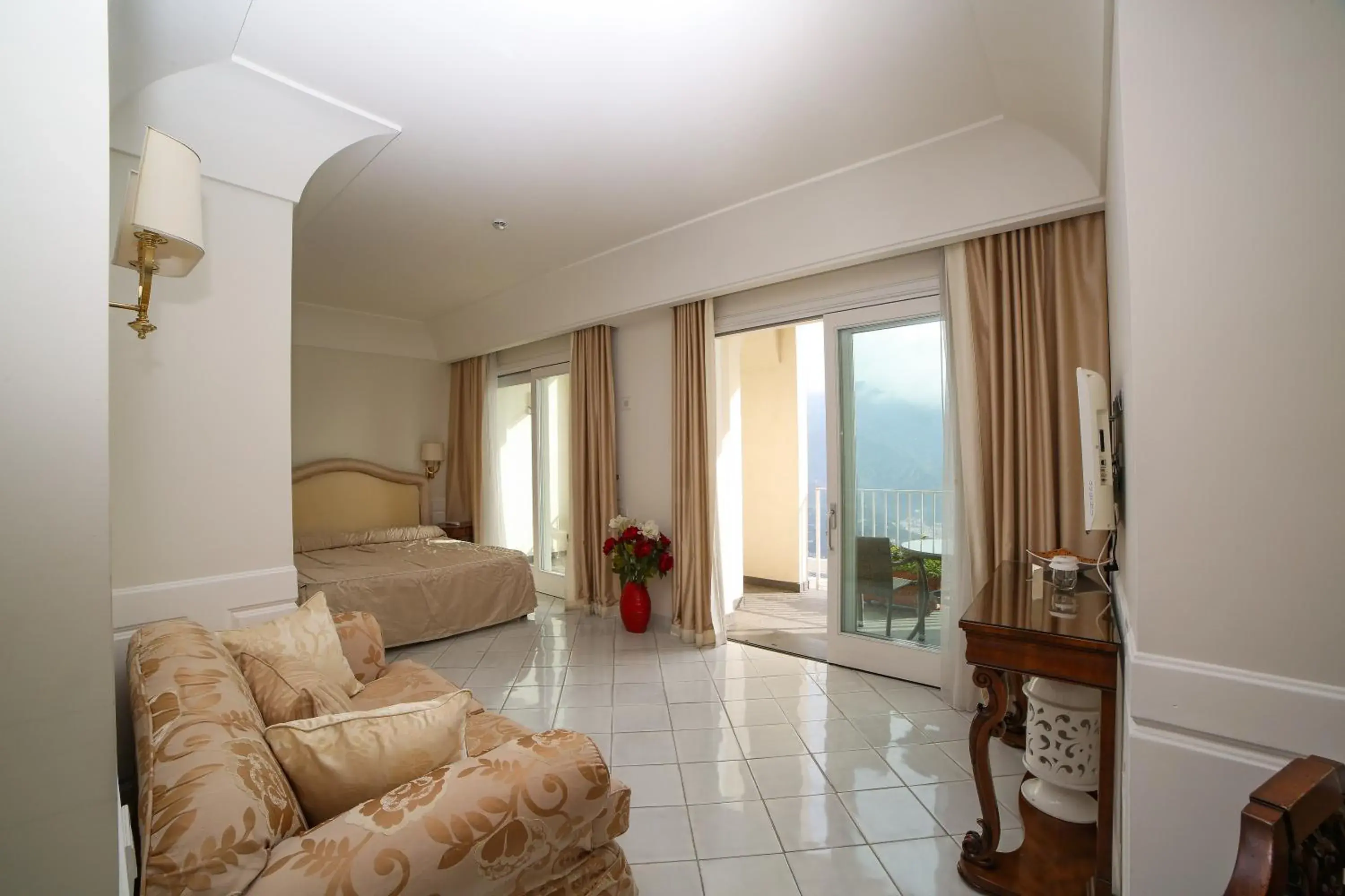 Bedroom, Seating Area in Hotel Villa Fraulo