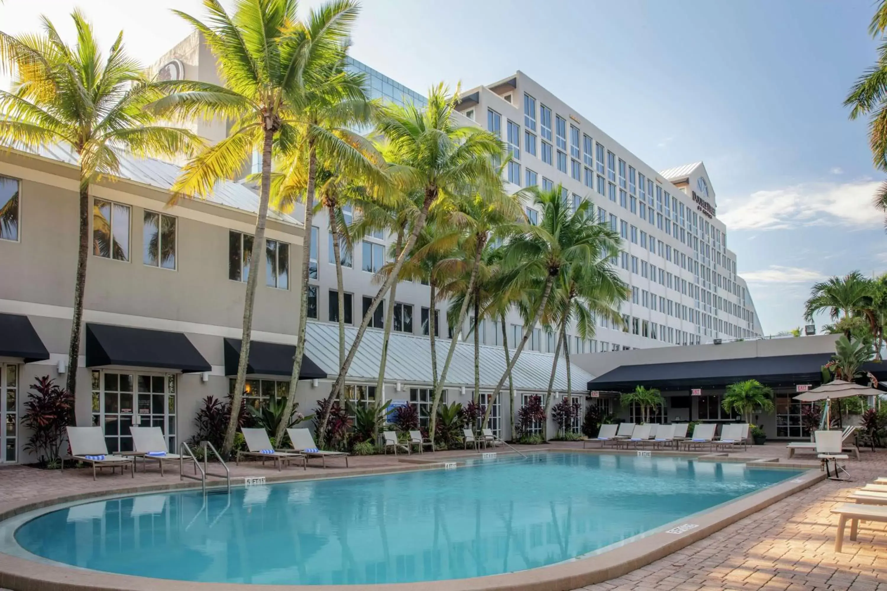 Pool view, Property Building in DoubleTree by Hilton Hotel Deerfield Beach - Boca Raton