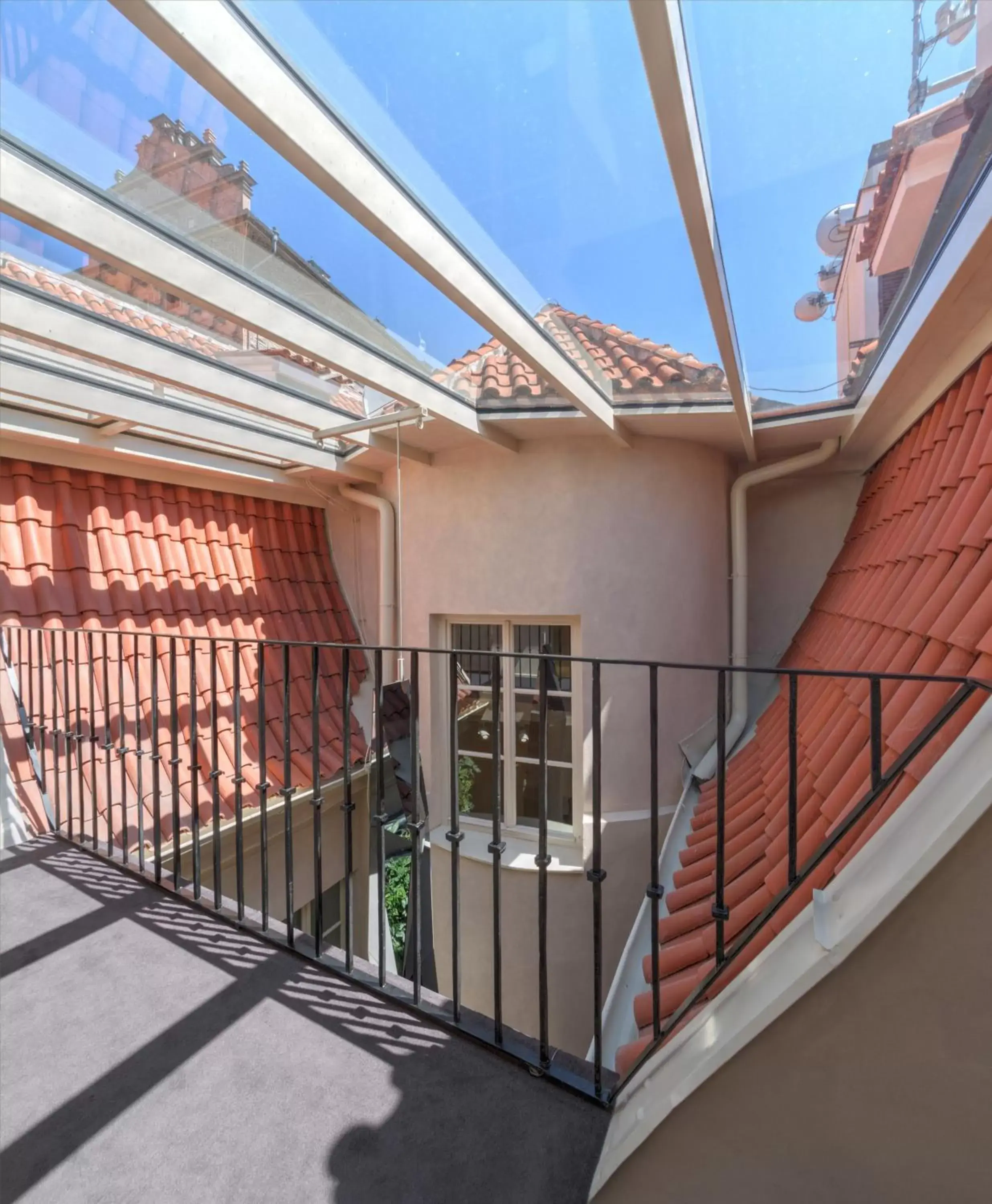 Property building in Golden Star Property building in Golden Star