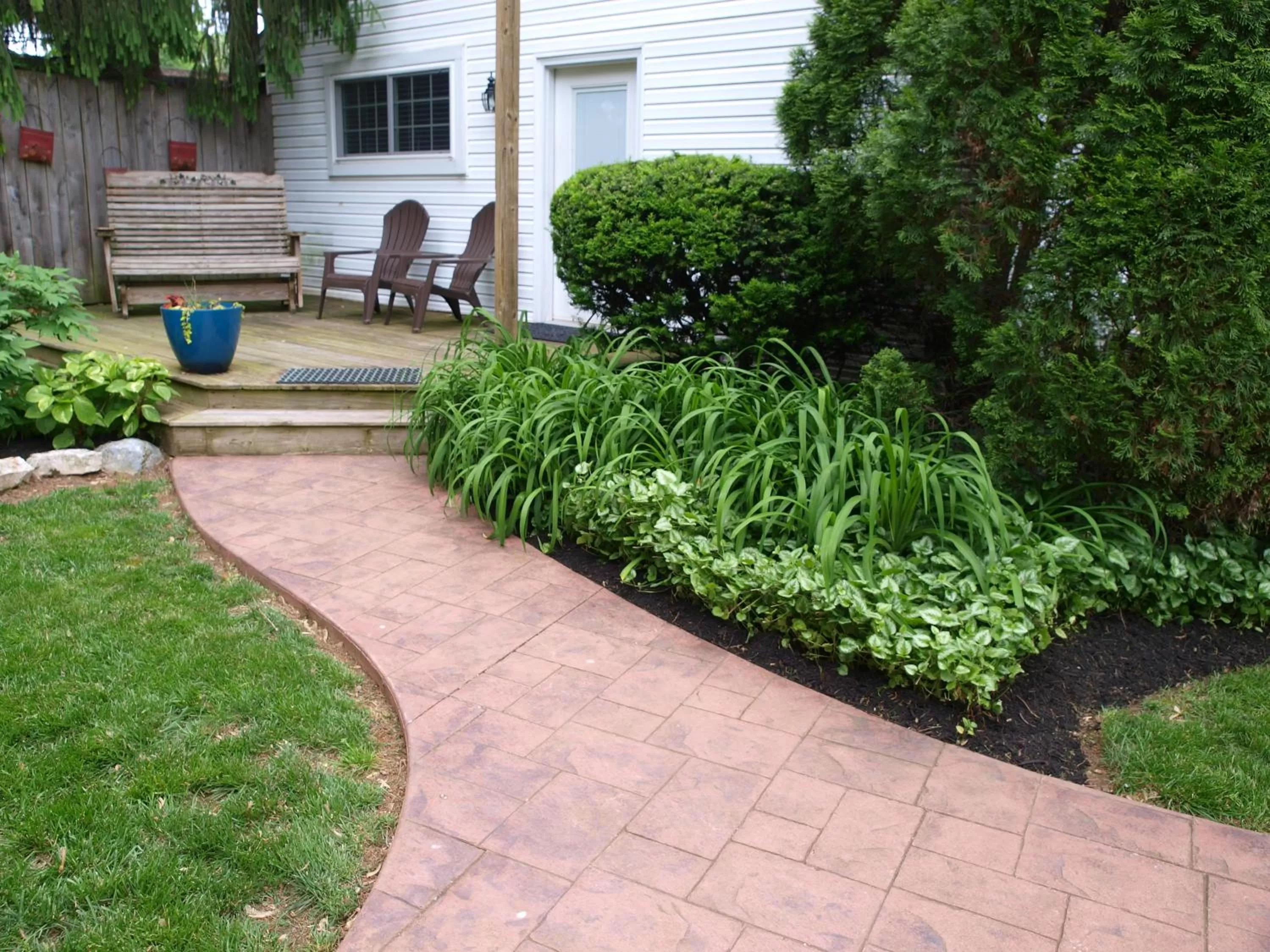 Patio, Garden in 1825 Inn Bed and Breakfast
