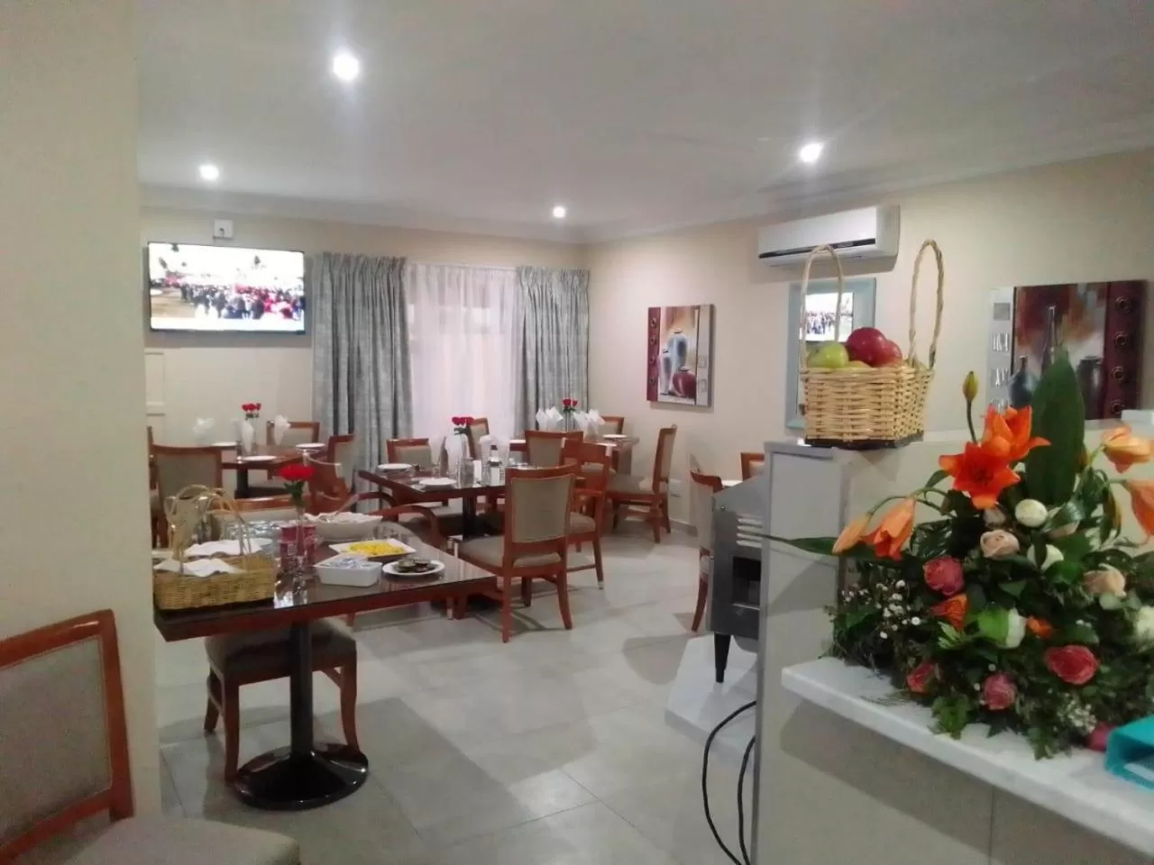 Restaurant/places to eat in Benoni N12 Hotel