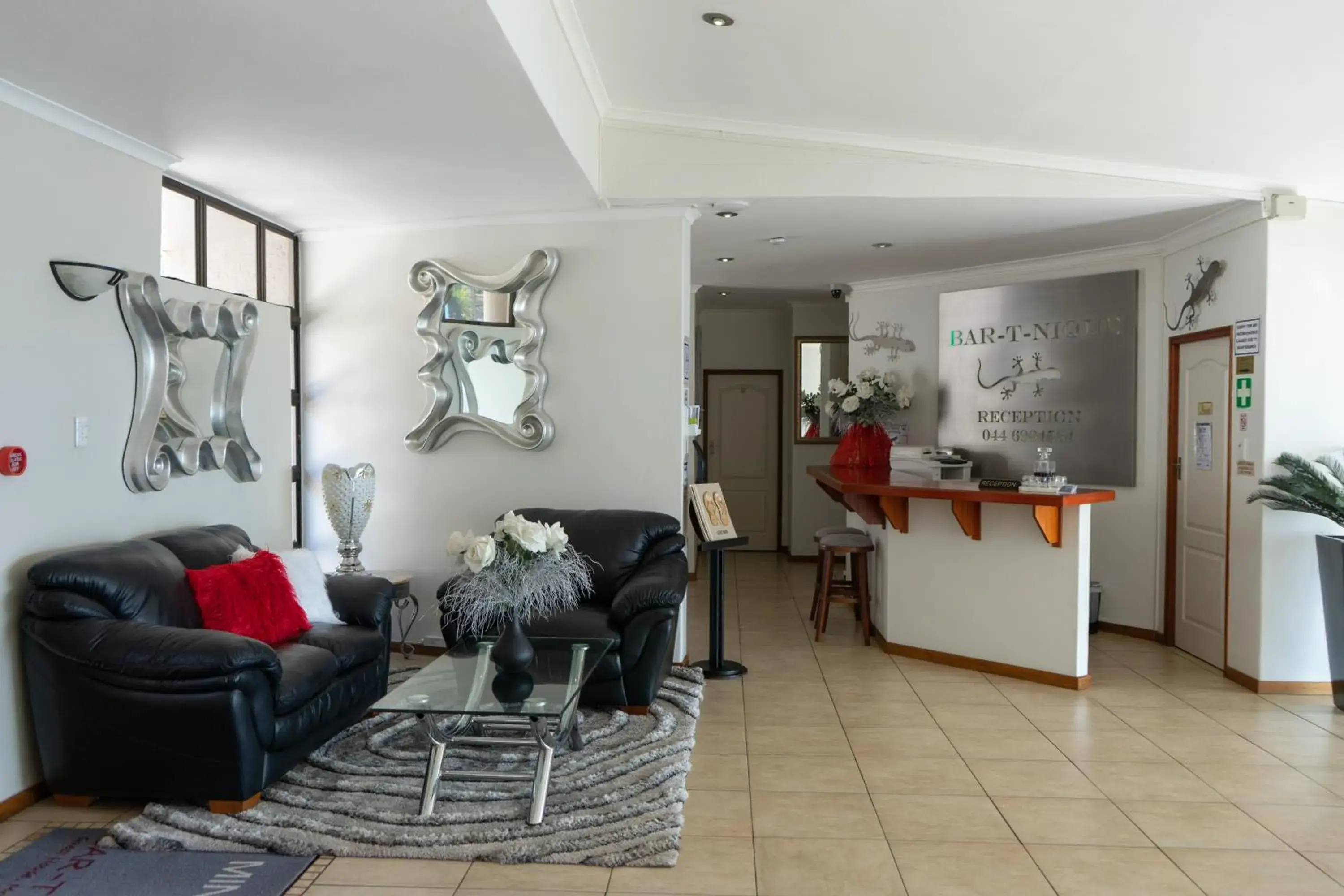 Lobby or reception in Bar-t-nique Guest House Lobby or reception in Bar-t-nique Guest House