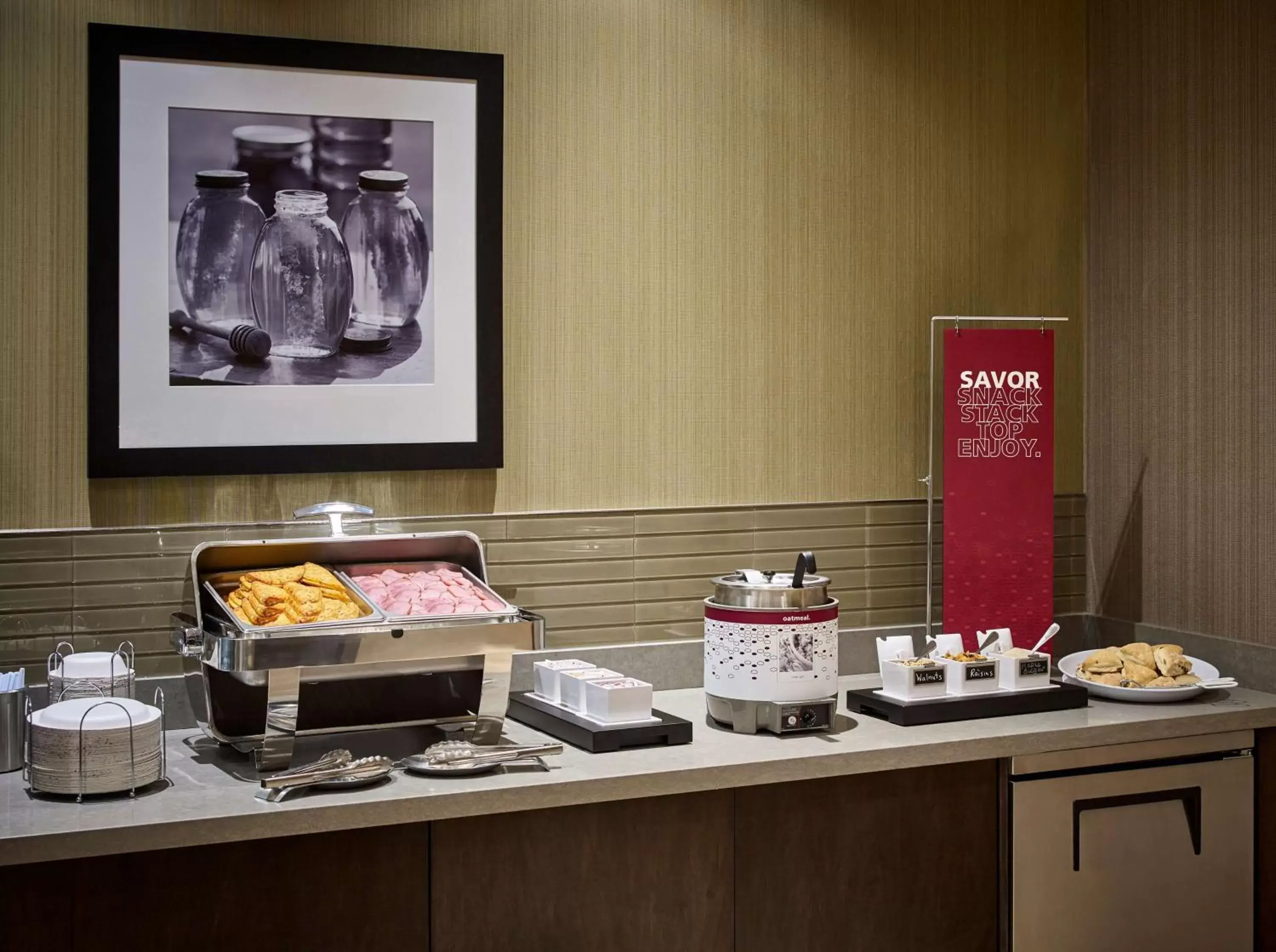 Dining area in Hampton Inn by Hilton Sarnia/Point Edward