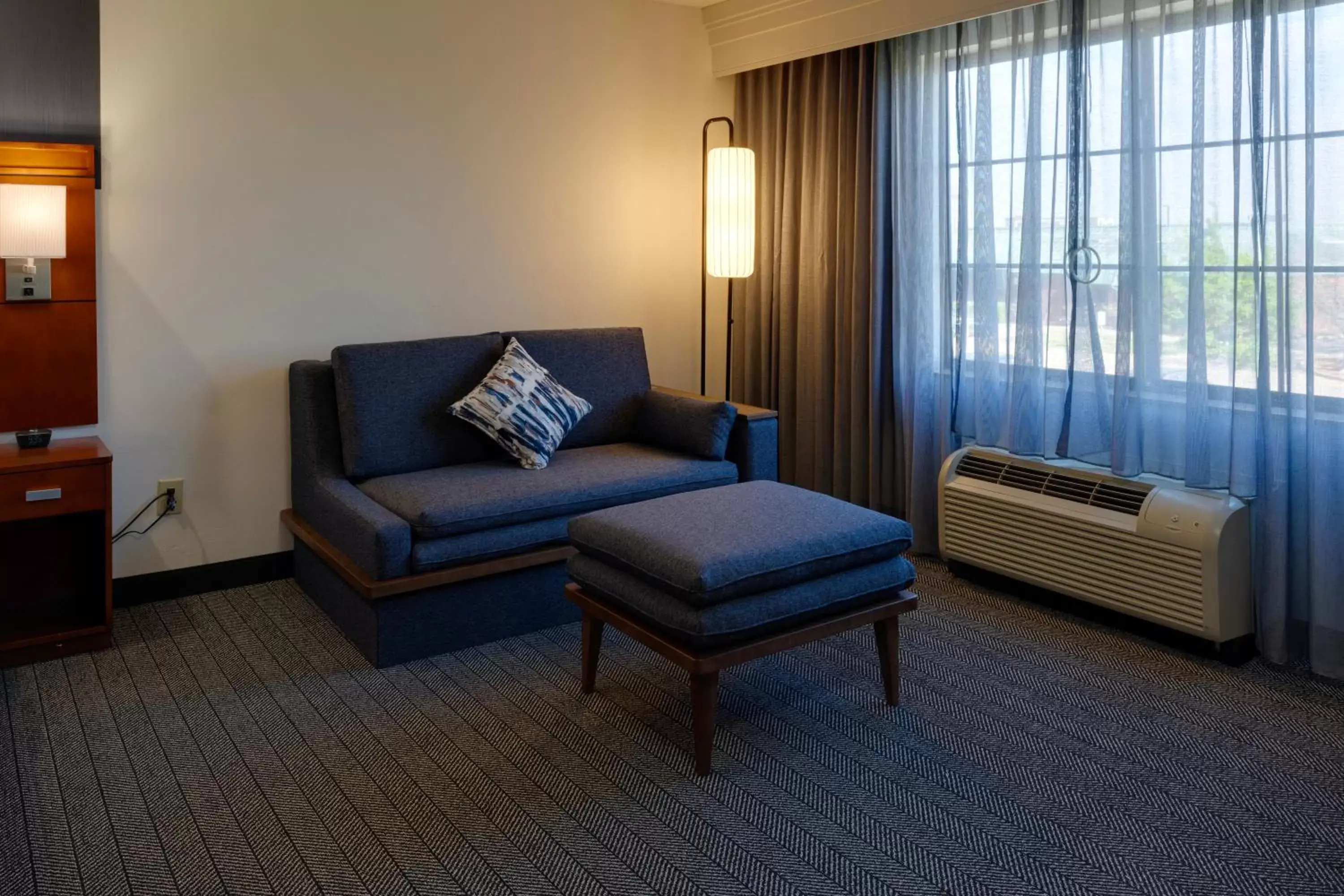 Guests, Seating Area in Courtyard by Marriott Oklahoma City North/Quail Springs