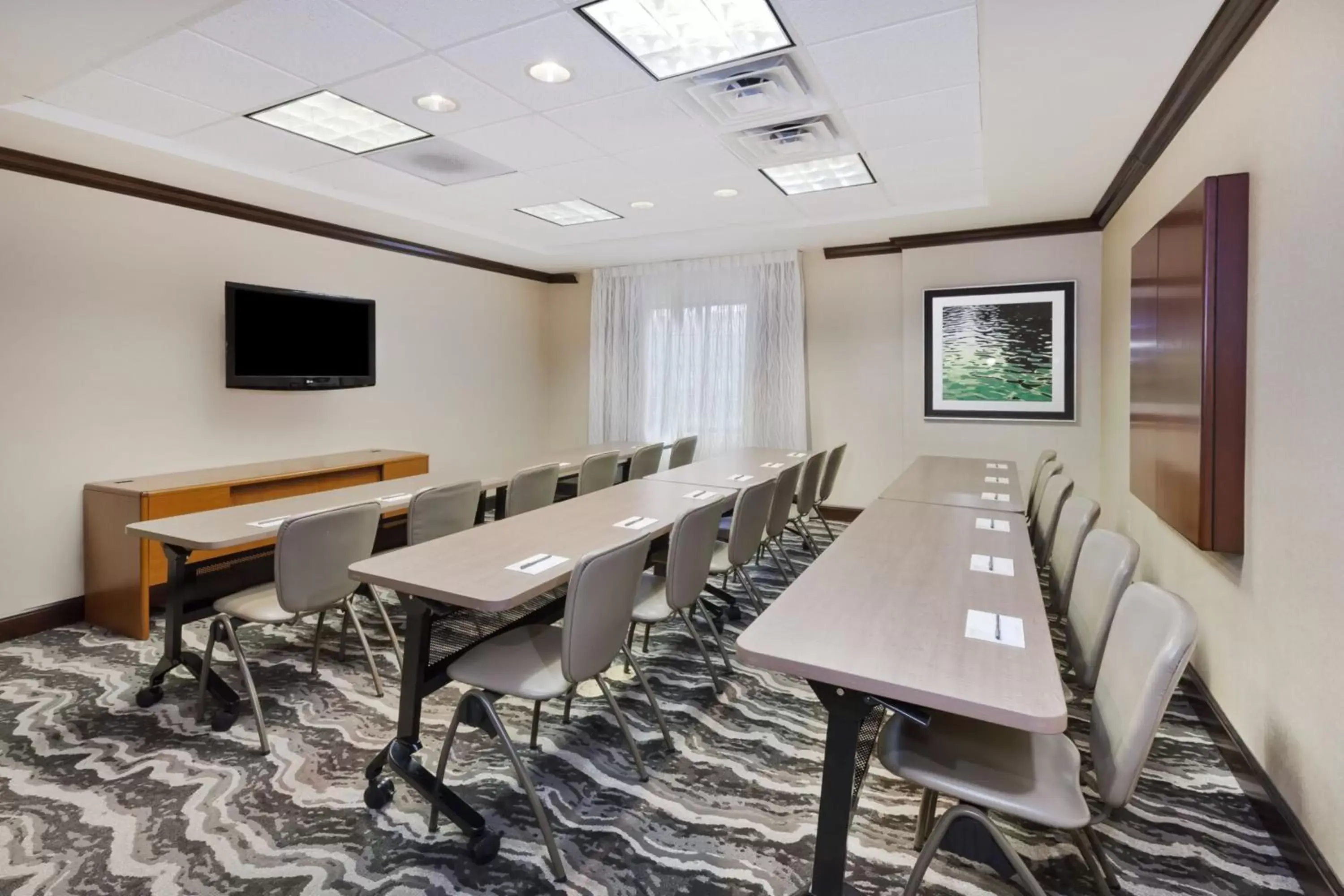 Meeting/conference room in Staybridge Suites Lansing-Okemos, an IHG Hotel