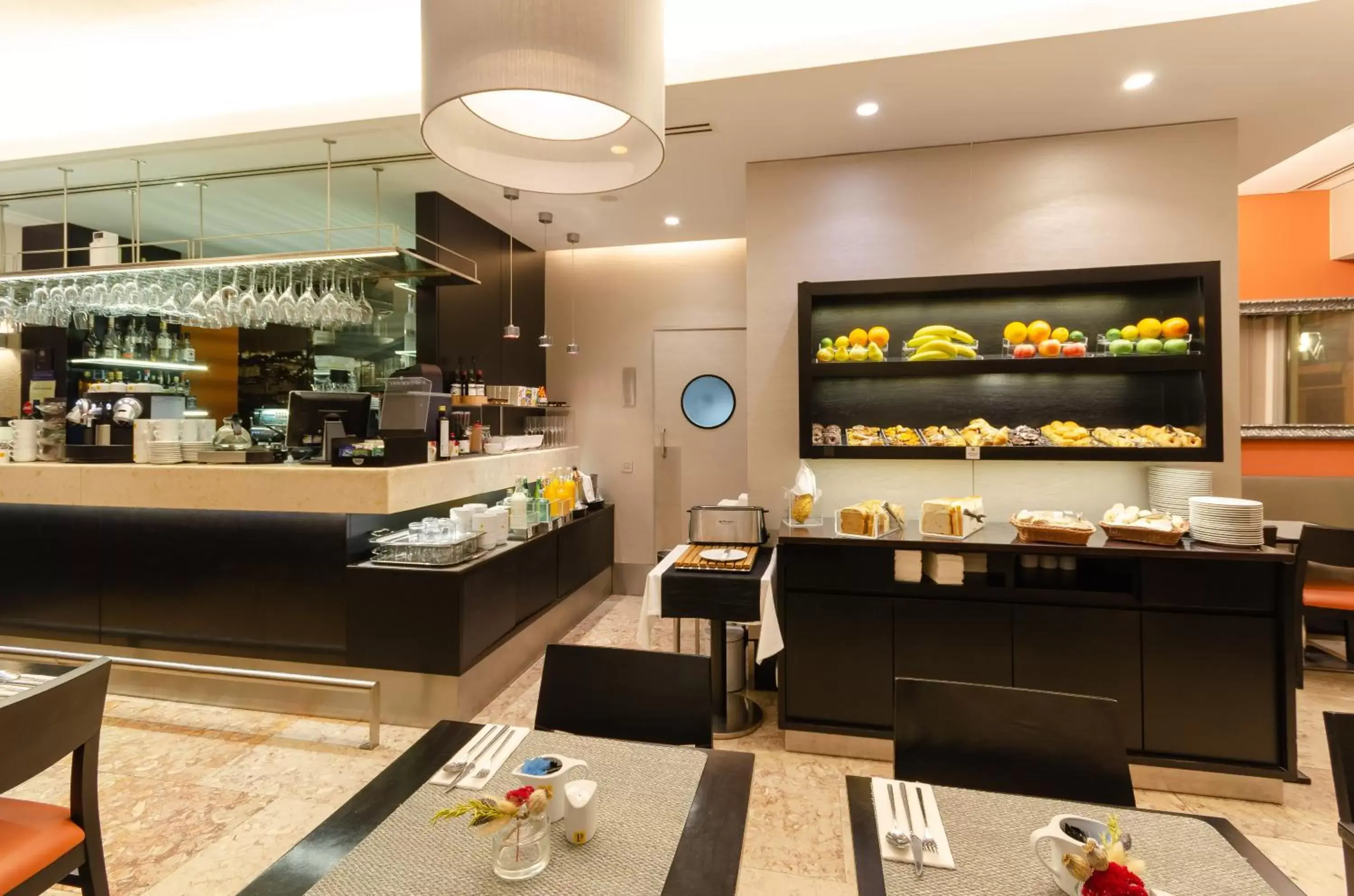 Continental breakfast, Restaurant/Places to Eat in Hotel Santa Justa
