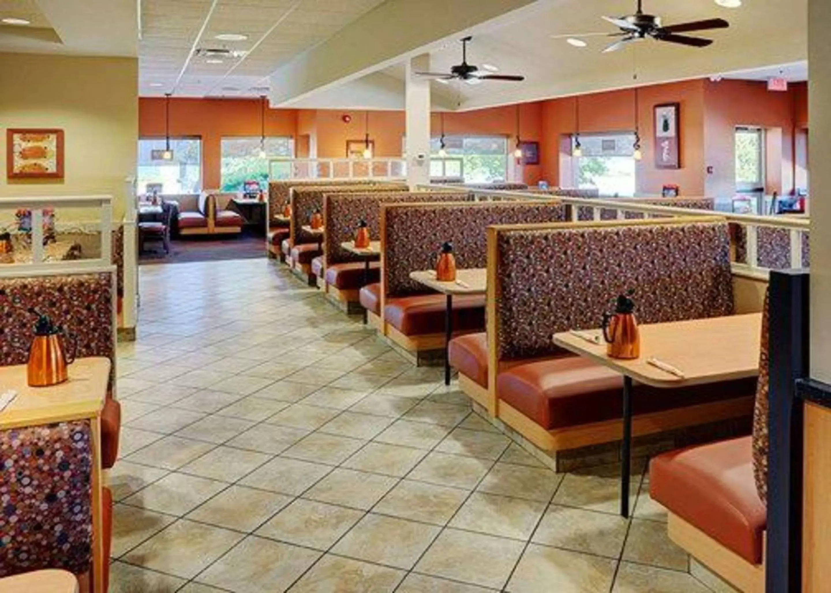 Restaurant/places to eat in Comfort Inn St. Catharines Niagara
