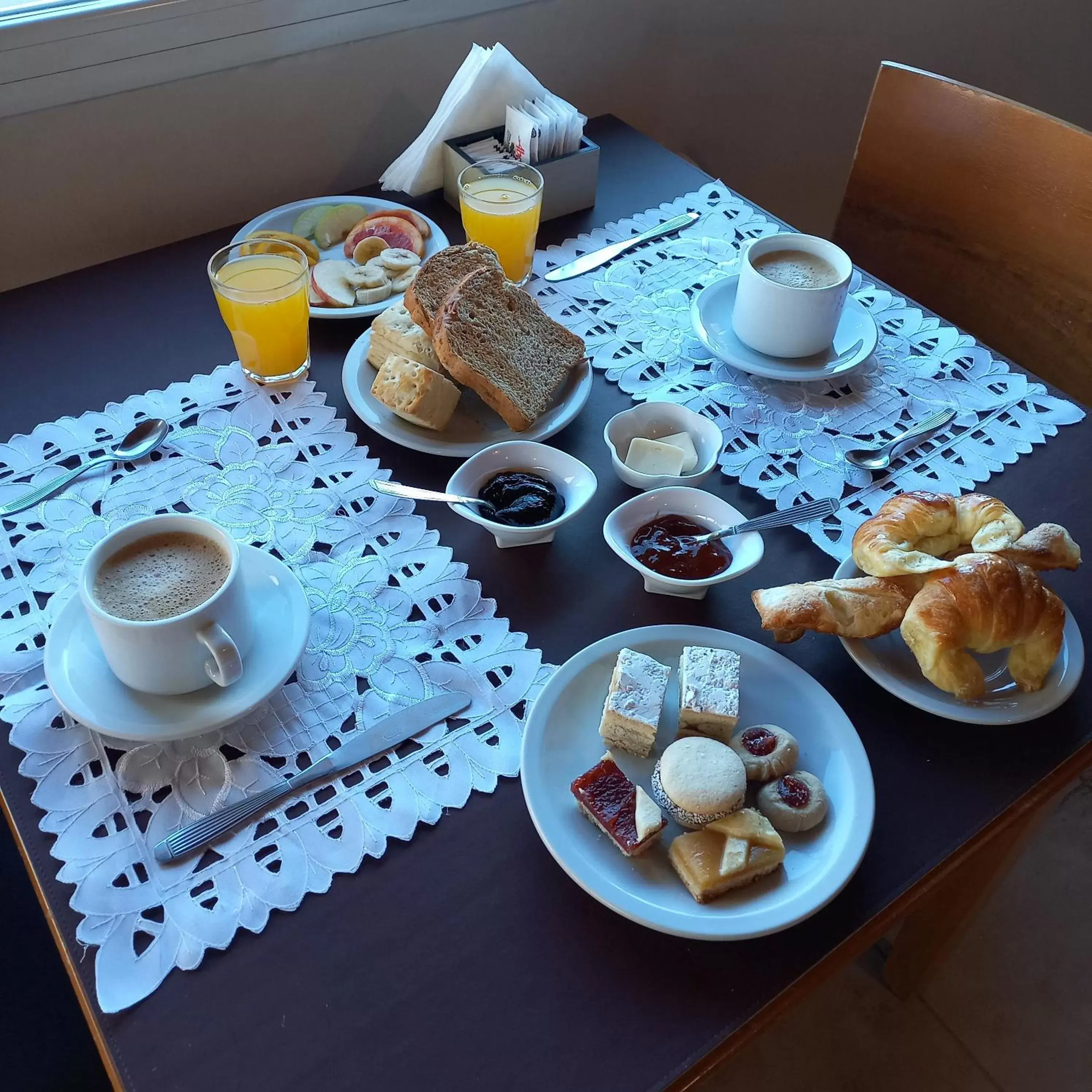 Food and drinks, Breakfast in Tierra Tehuelche Hostería y Aparts