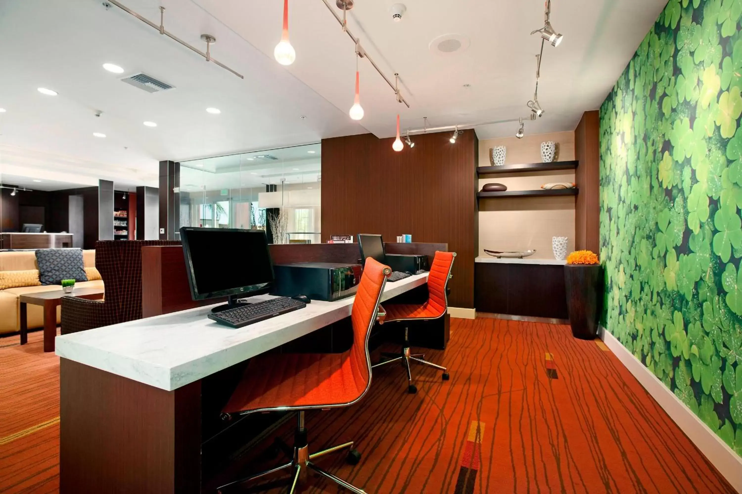Business facilities in Courtyard Ventura Simi Valley