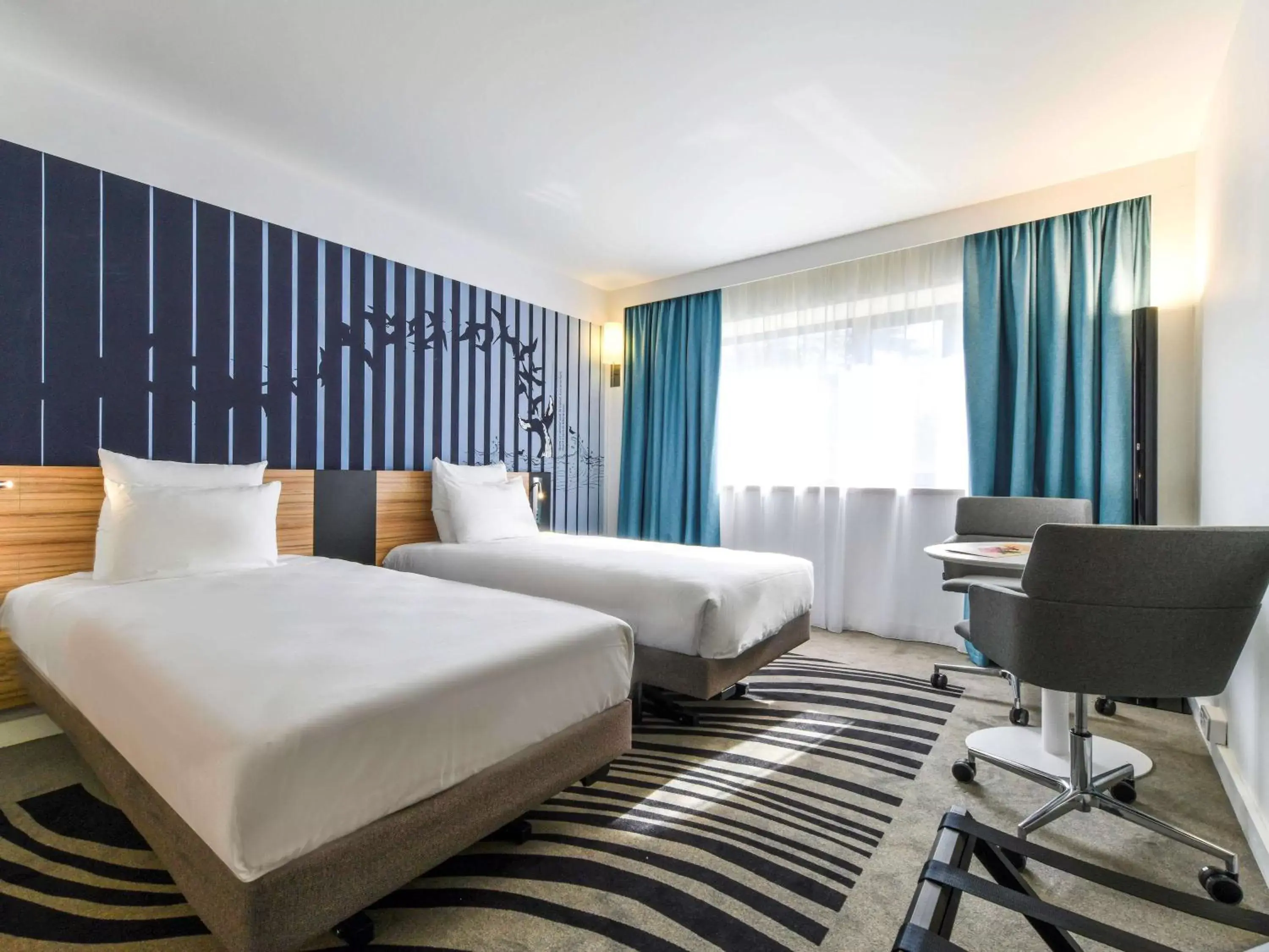 Photo of the whole room in Novotel La Rochelle Centre