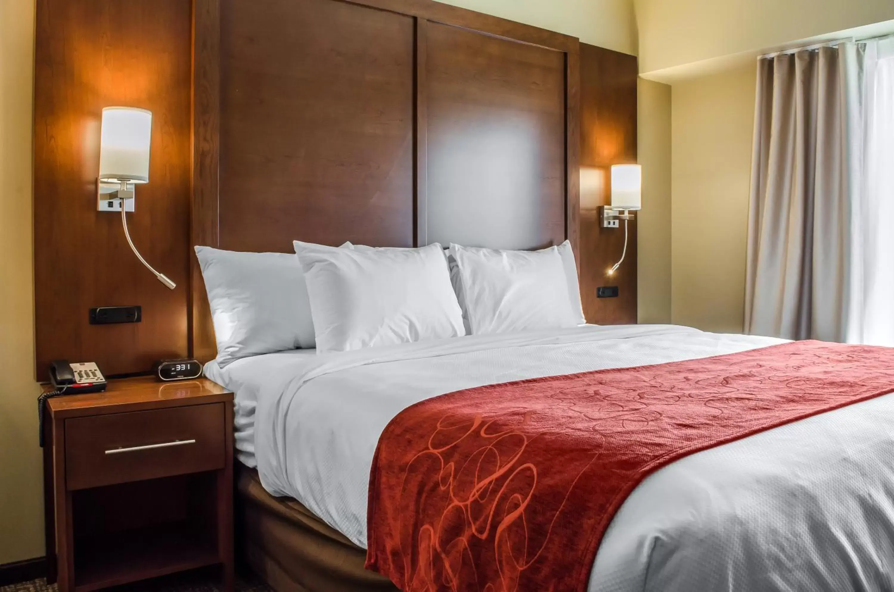 Bed, Room Photo in Comfort Suites Manheim - Lancaster