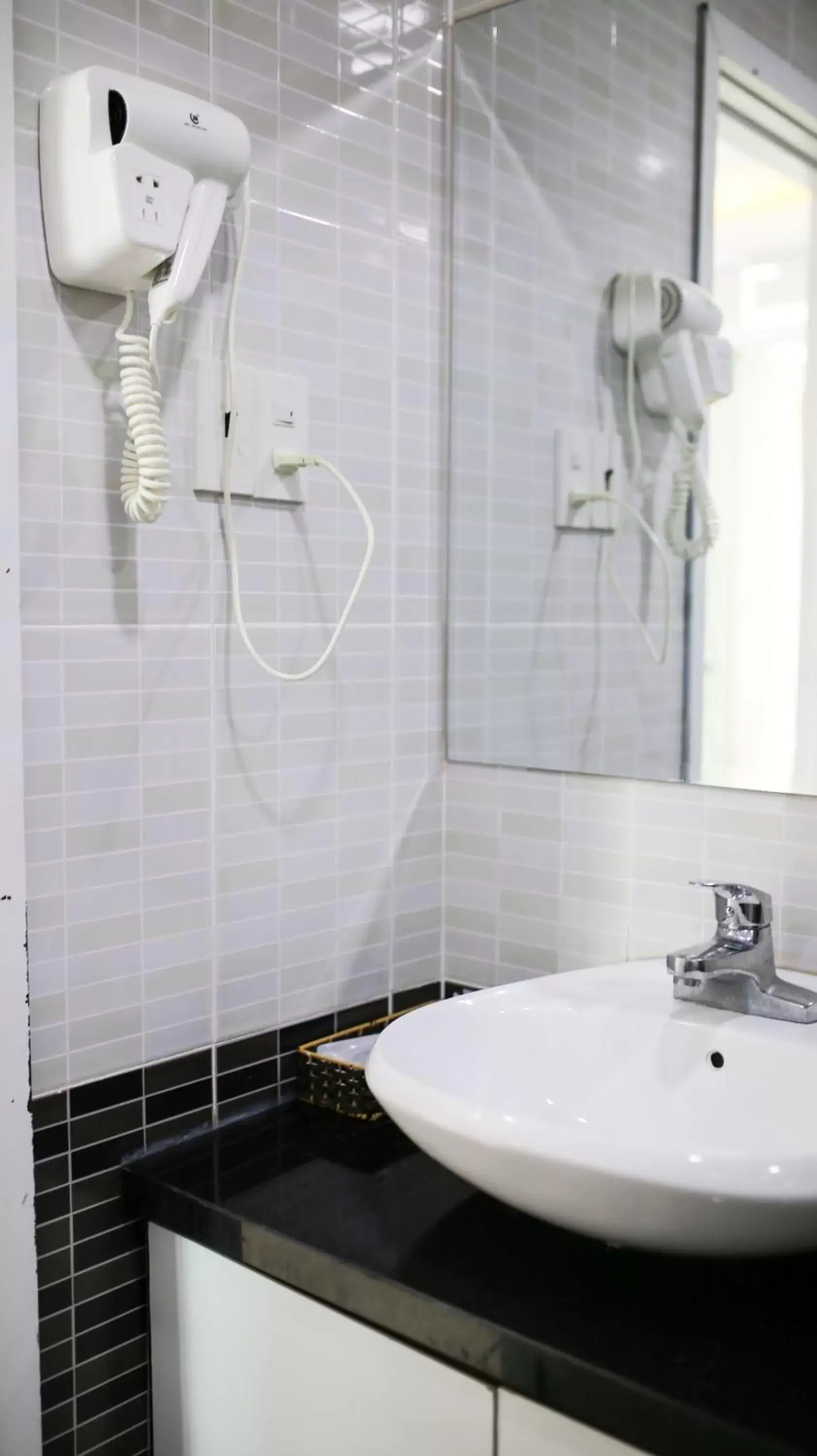 Shower, Bathroom in Gold Ocean Apartment