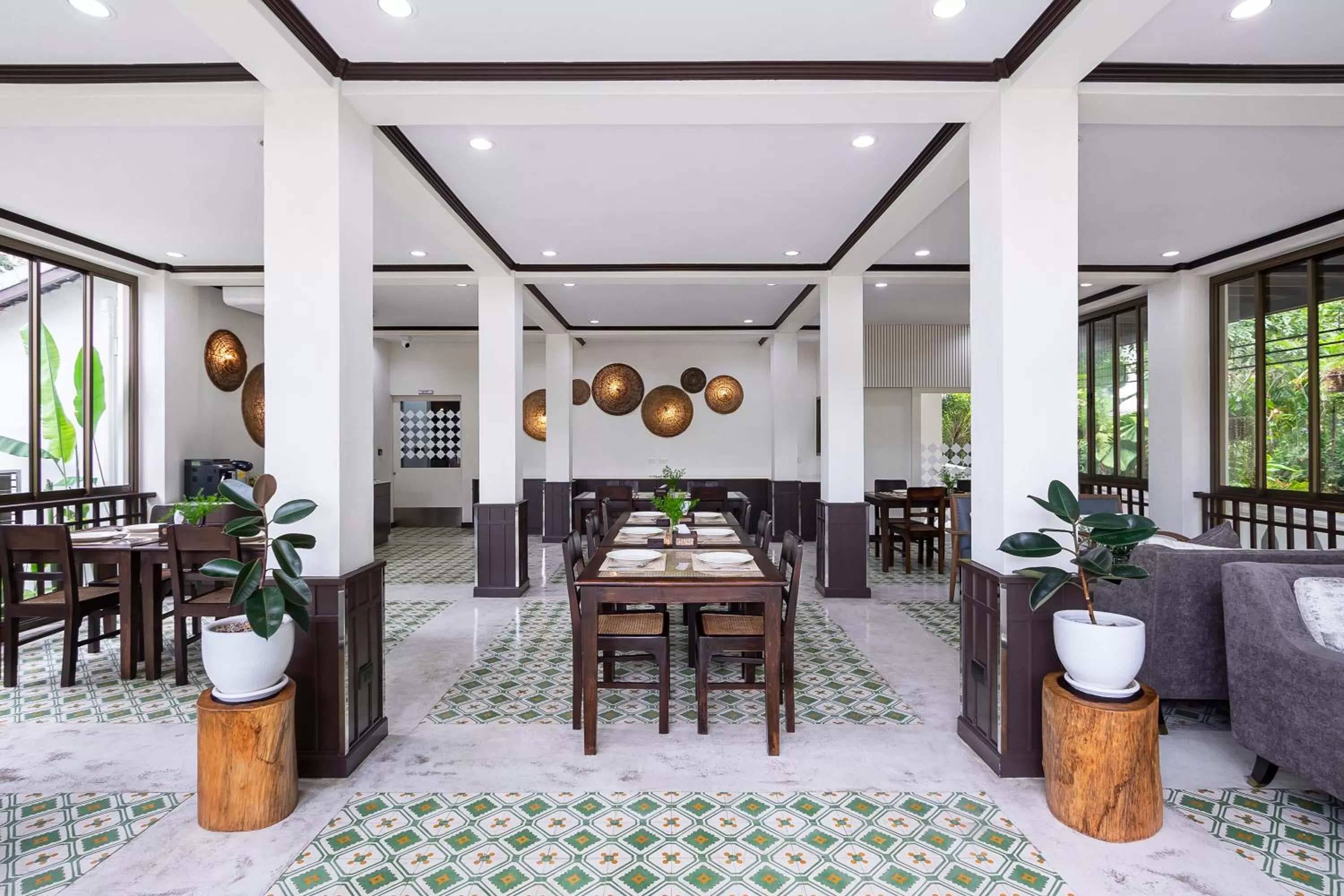 Restaurant/places to eat in Ratchapruek Lanna Boutique