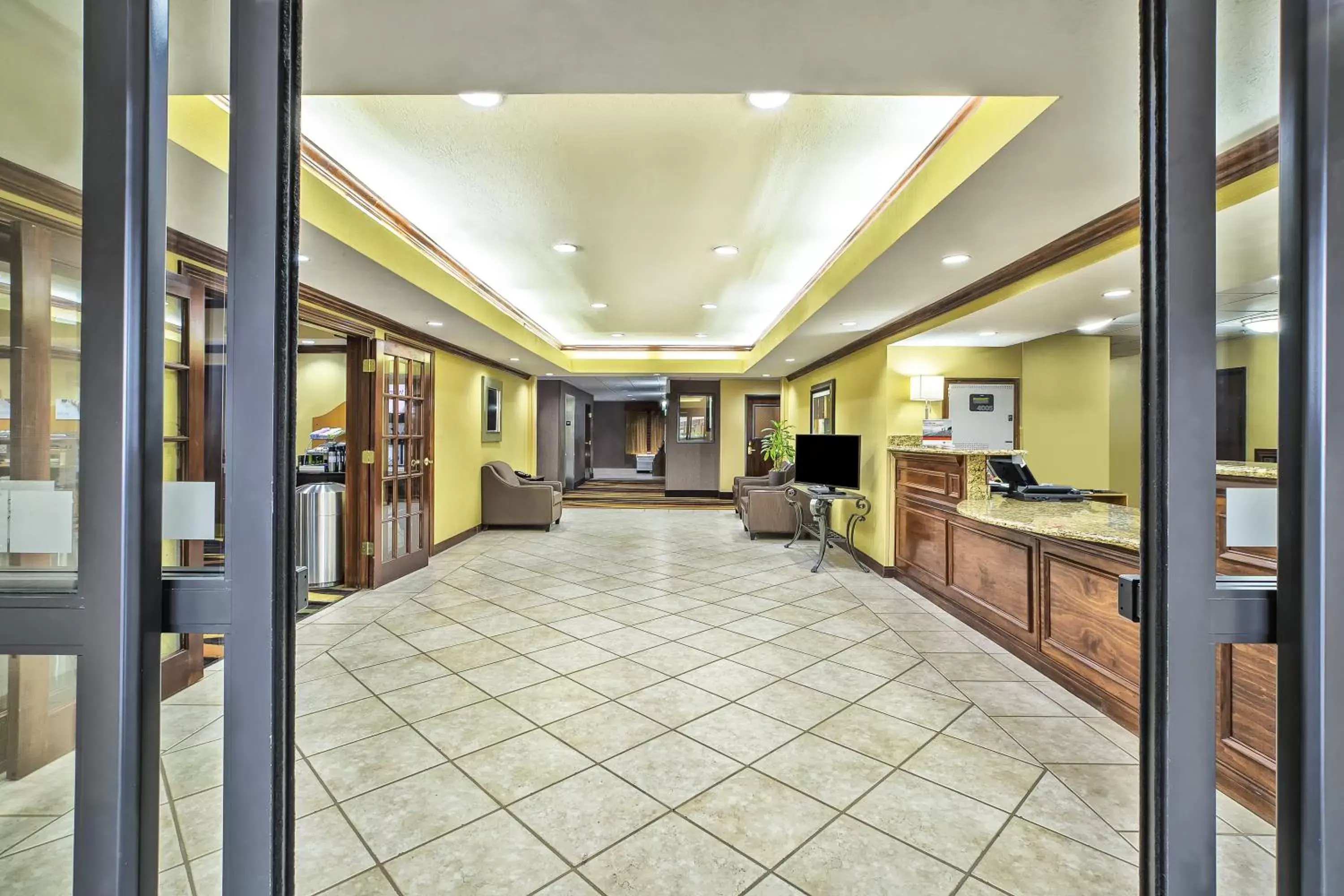 Property building, Lobby/Reception in Holiday Inn Express Hotel and Suites Marysville, an IHG Hotel