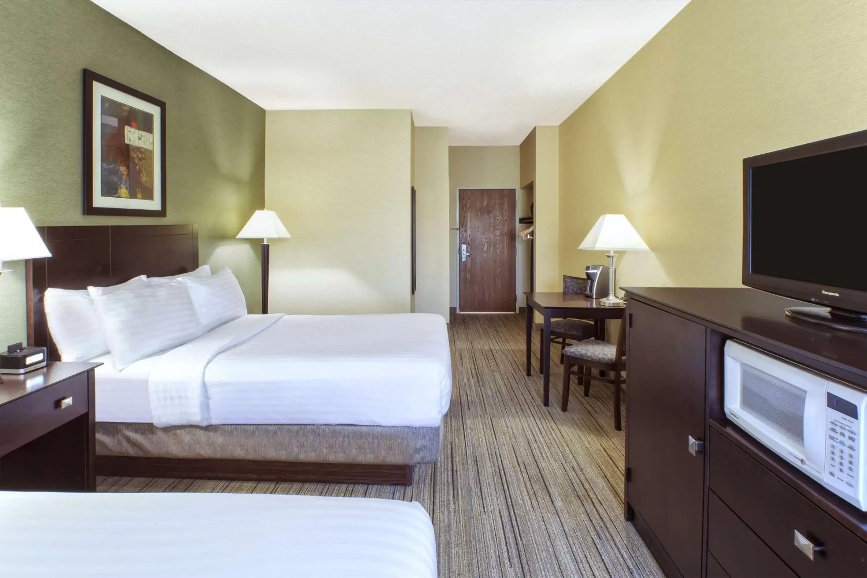 Bedroom, Bed in Country Inn & Suites by Radisson Benton Harbor-St Joseph MI