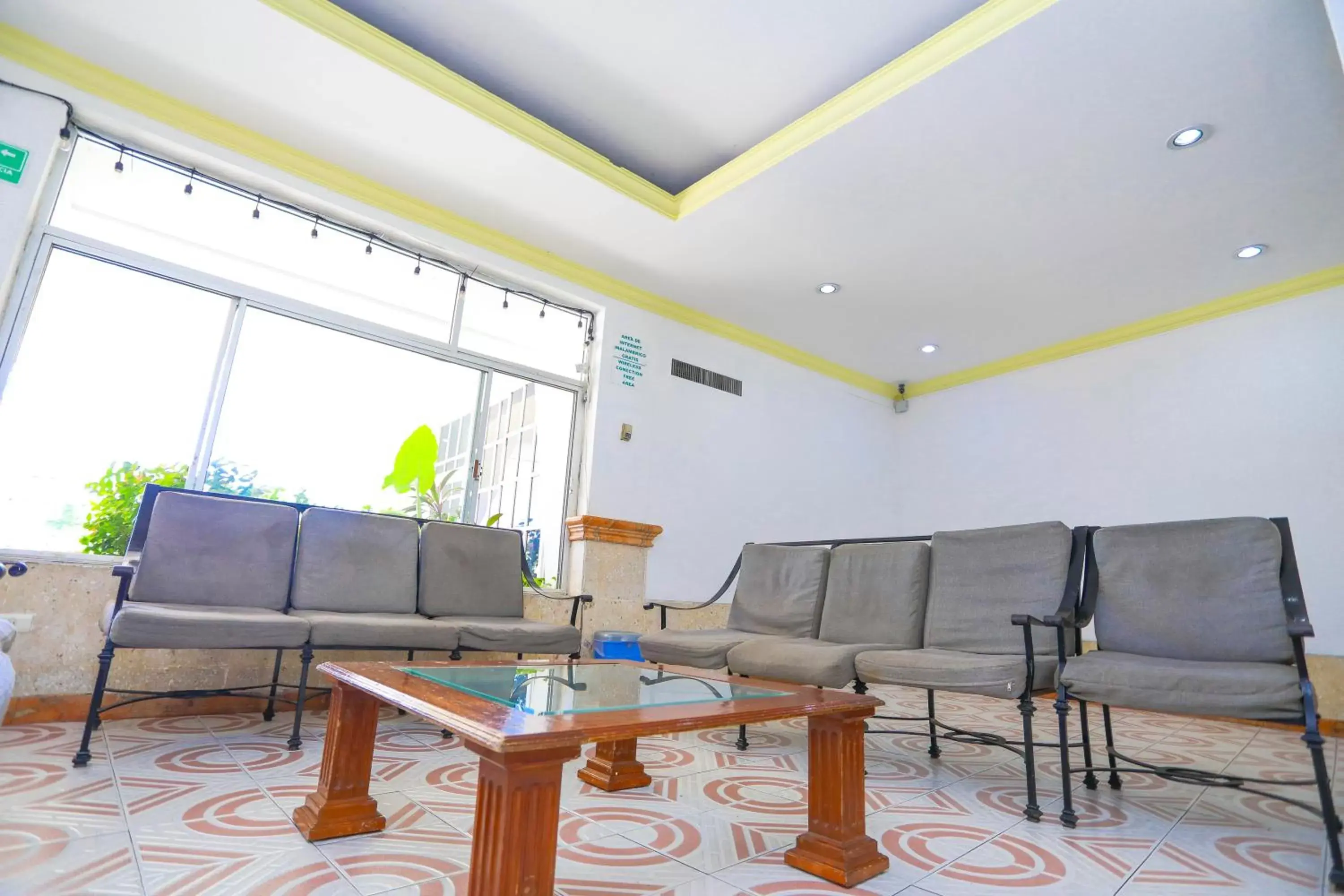 Living room, Seating Area in Hotel Caribe Internacional Cancun