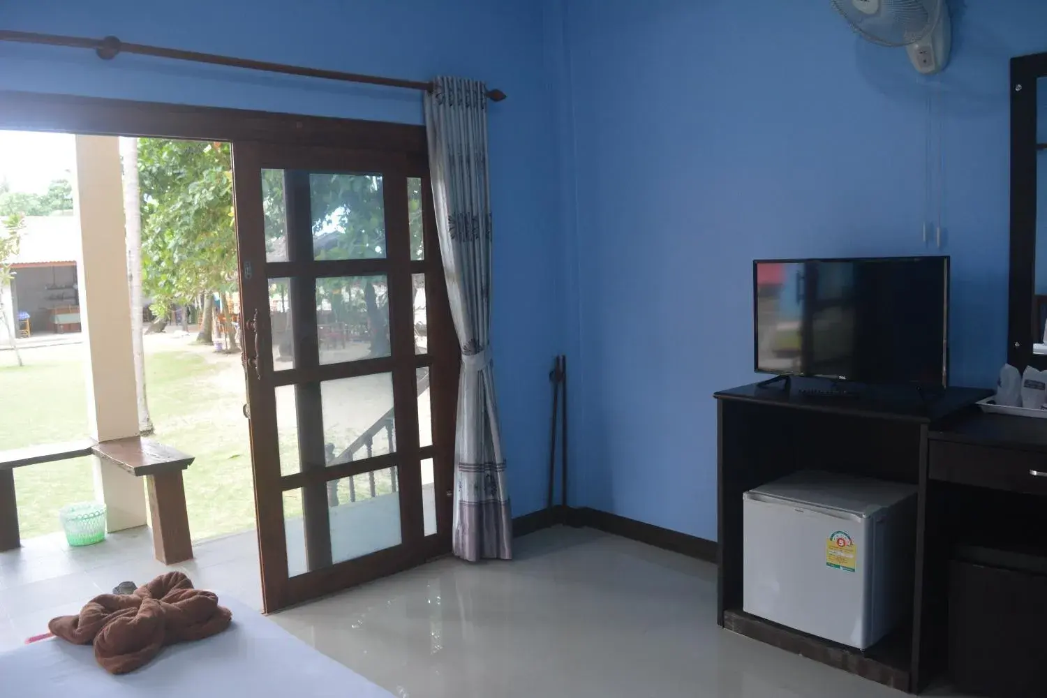 oven, TV/Entertainment Center in Lanta Family resort