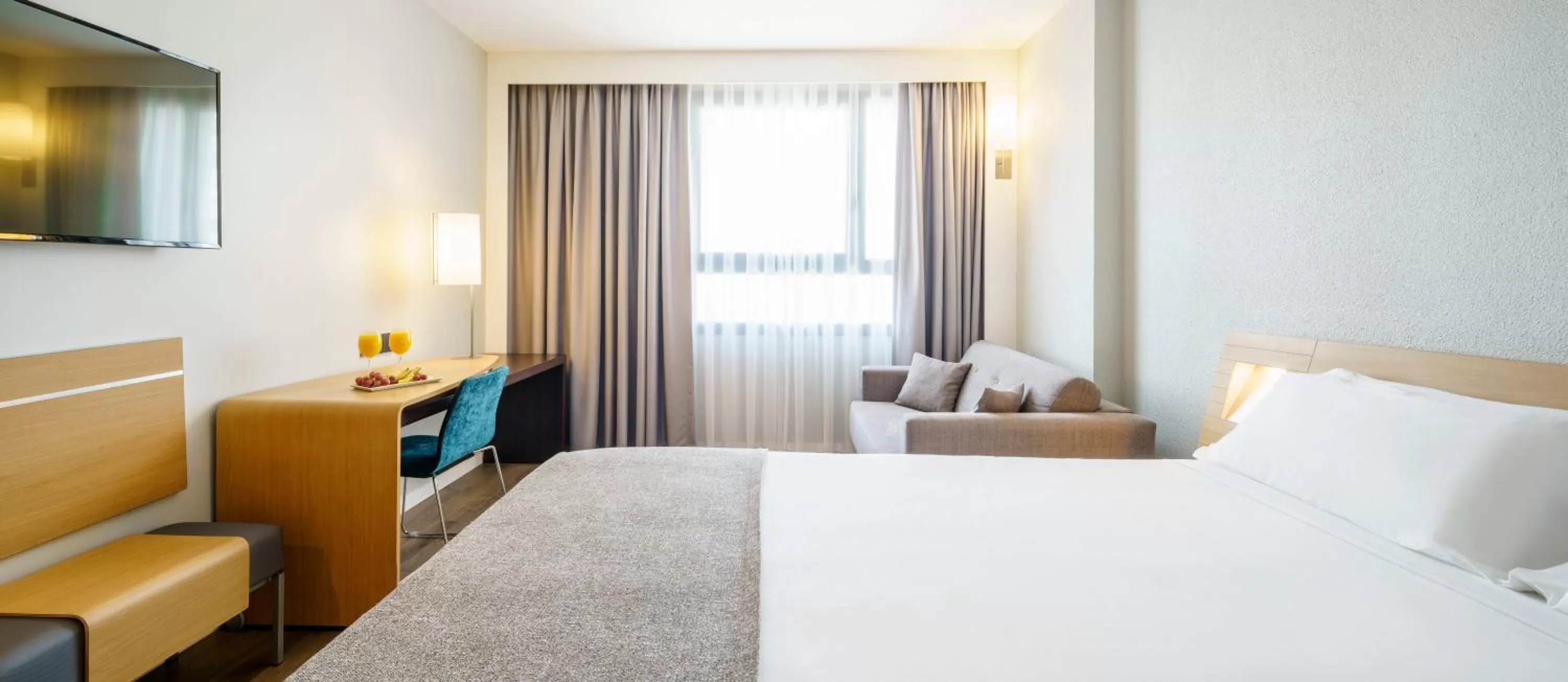 Bedroom, Bed in Ilunion Valencia 4