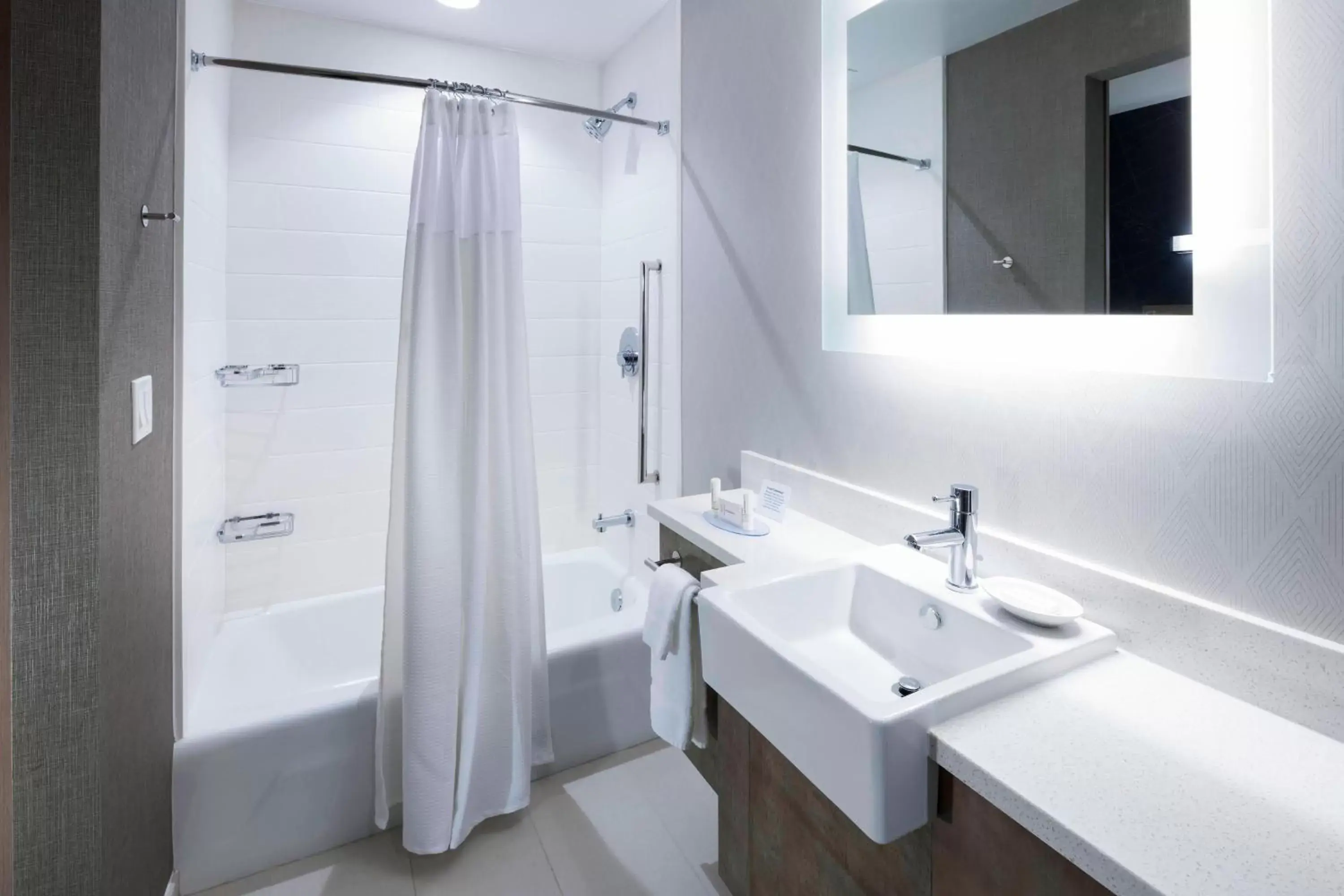 Bathroom in SpringHill Suites by Marriott Clearwater Beach