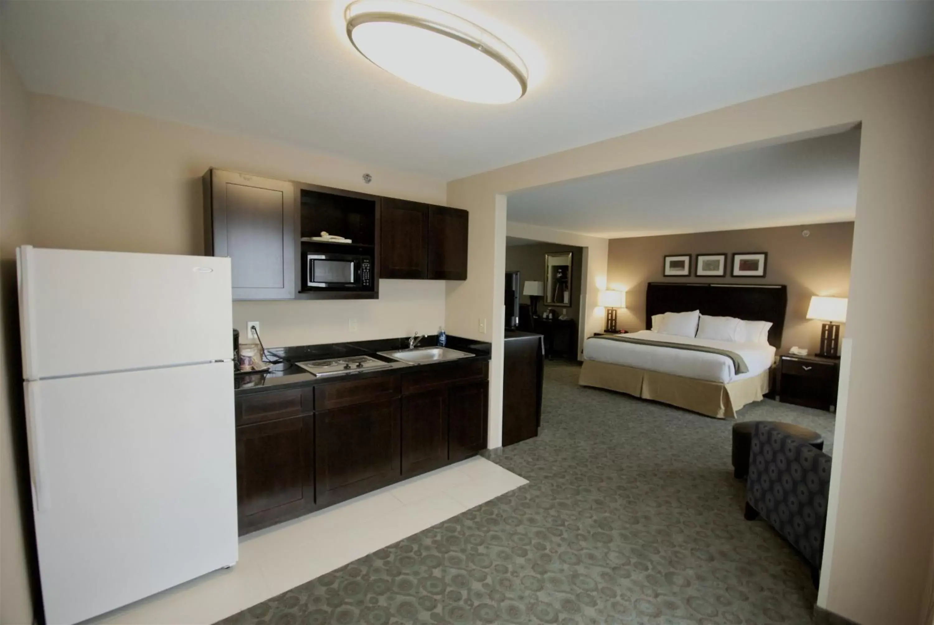 Photo of the whole room, Kitchen/Kitchenette in Holiday Inn Express Hotel & Suites Van Wert, an IHG Hotel