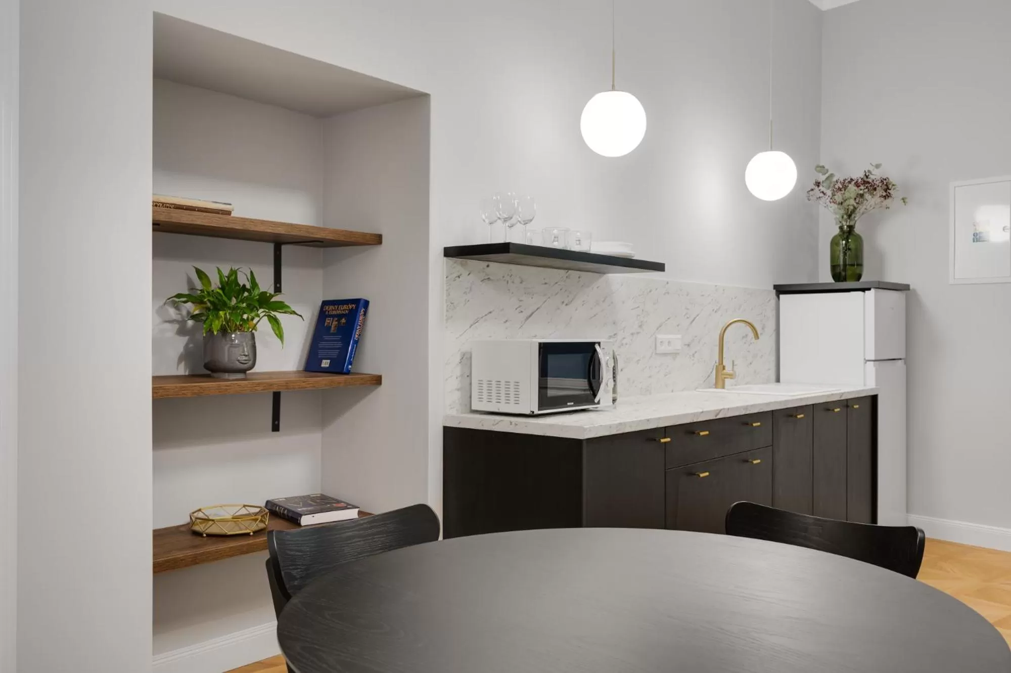 Kitchen or kitchenette in Palace Apartments