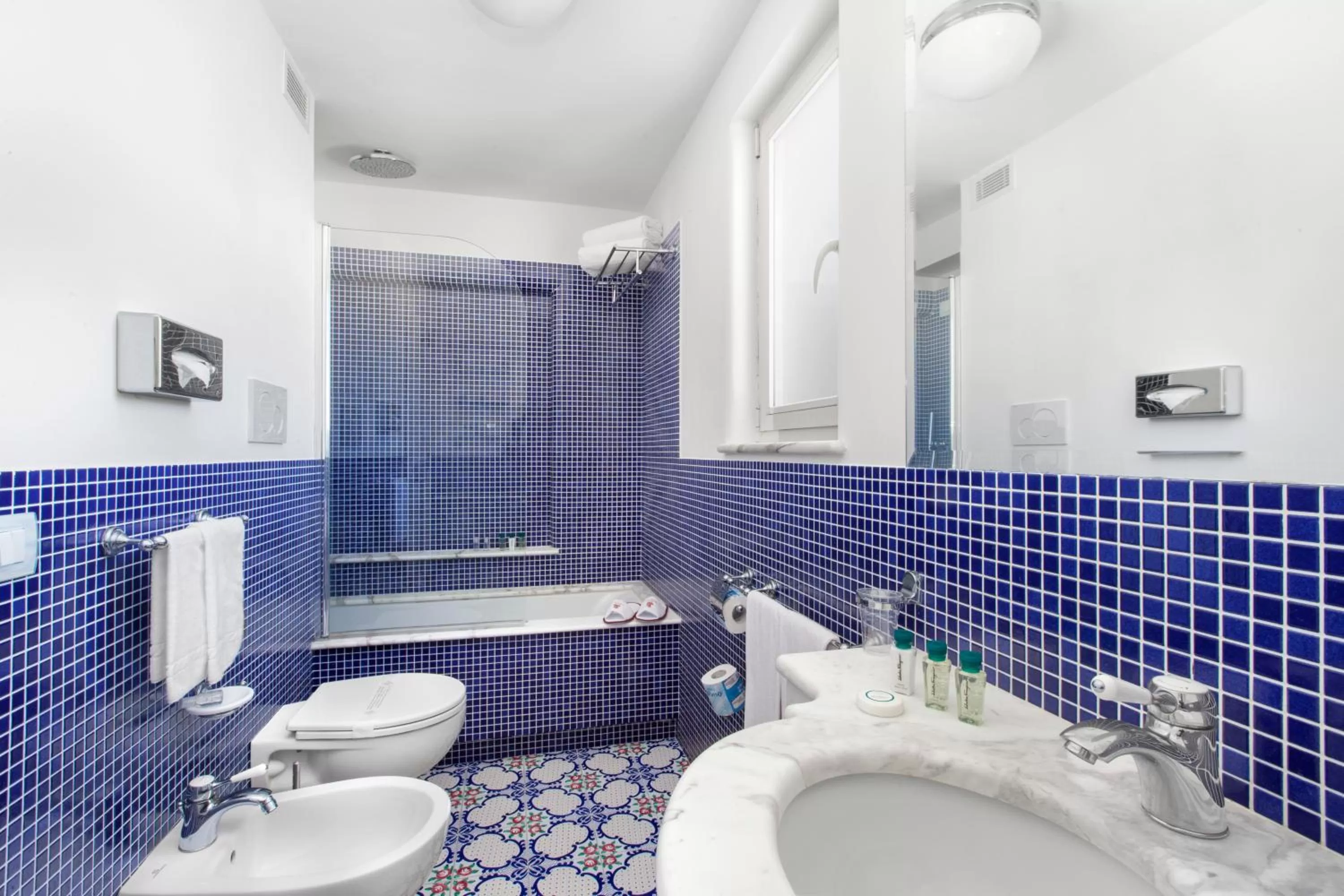 Bathroom in Hotel Antiche Mura