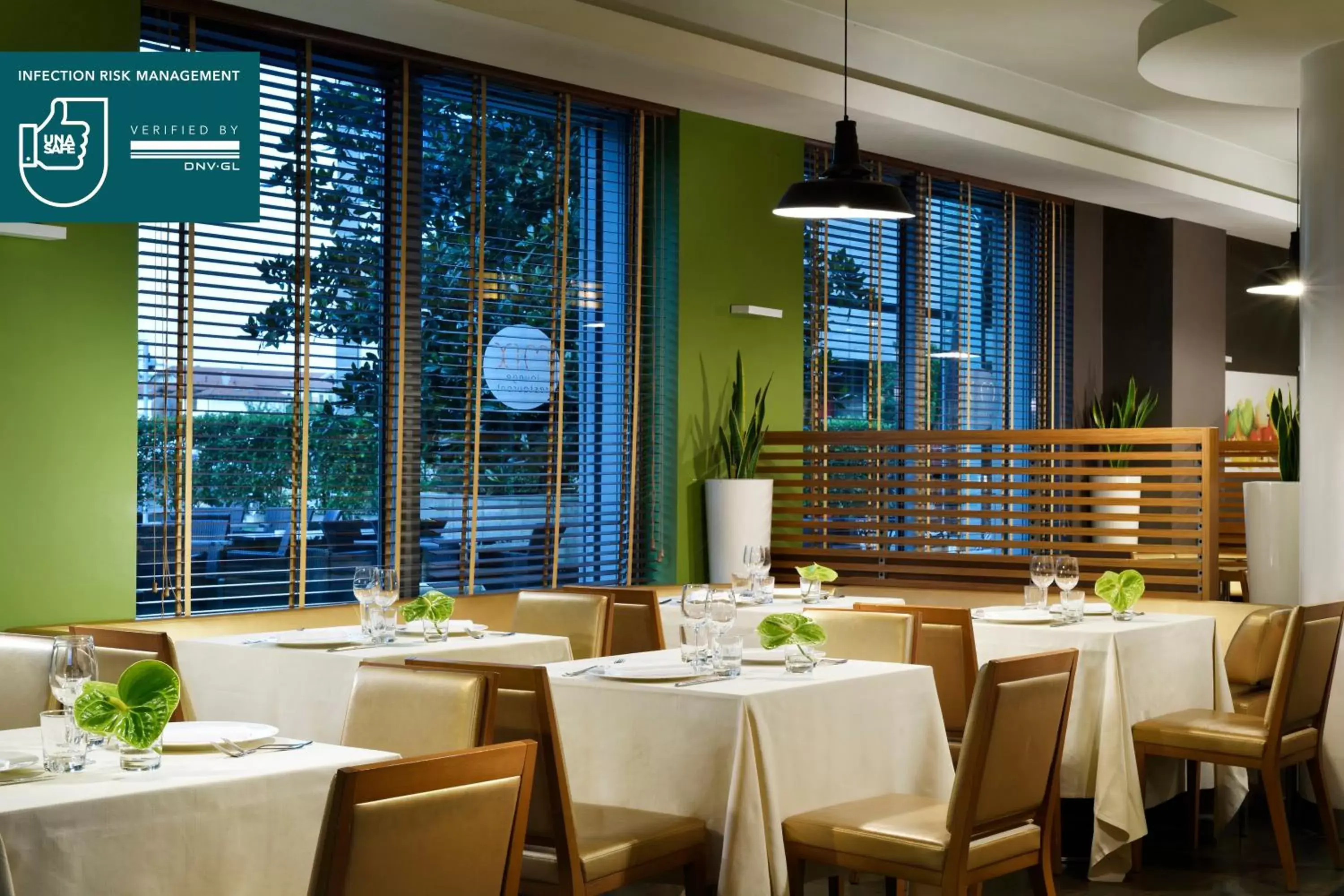 Restaurant/Places to Eat in UNAHOTELS The ONE Milano Hotel & Residence