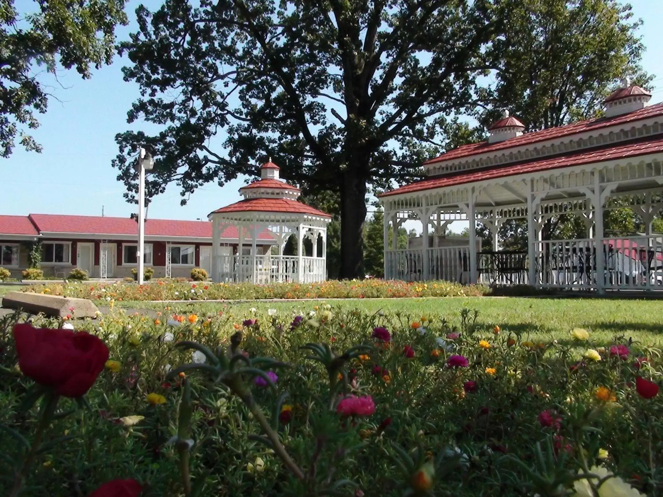 Facade/entrance, Property Building in Murray Inn and Art Gallery