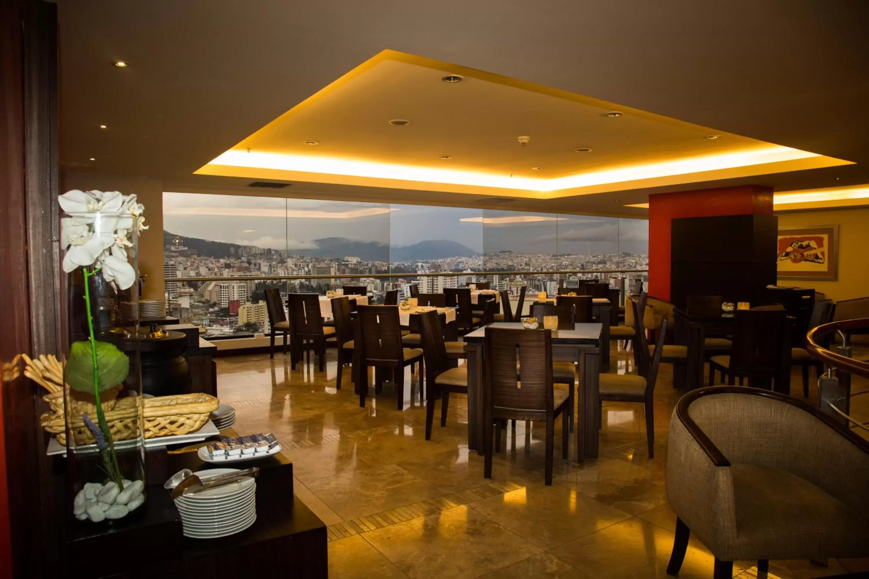 Restaurant/Places to Eat in Swissotel Quito
