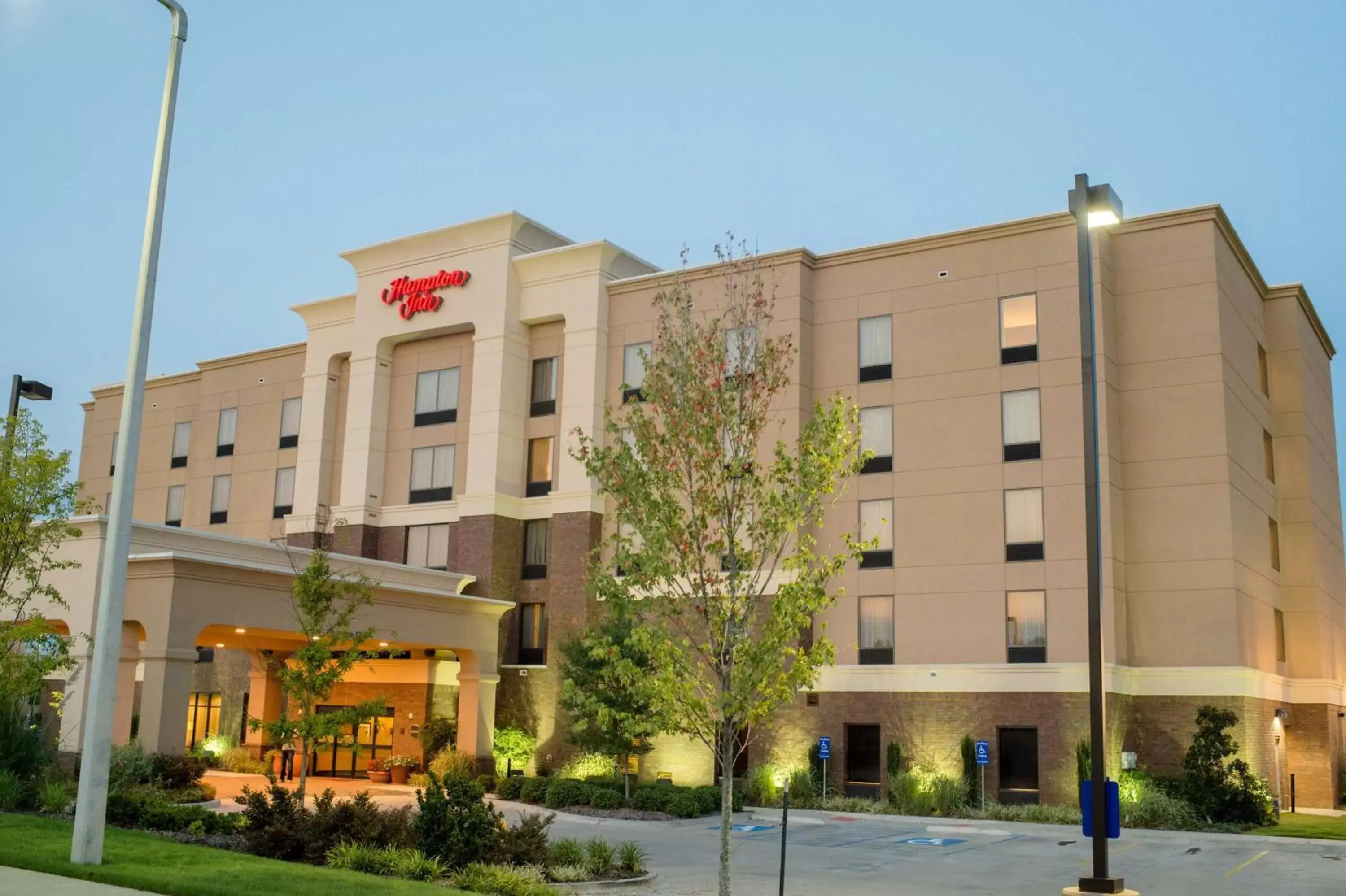 Property Building in Hampton Inn Oxford/Conference Center
