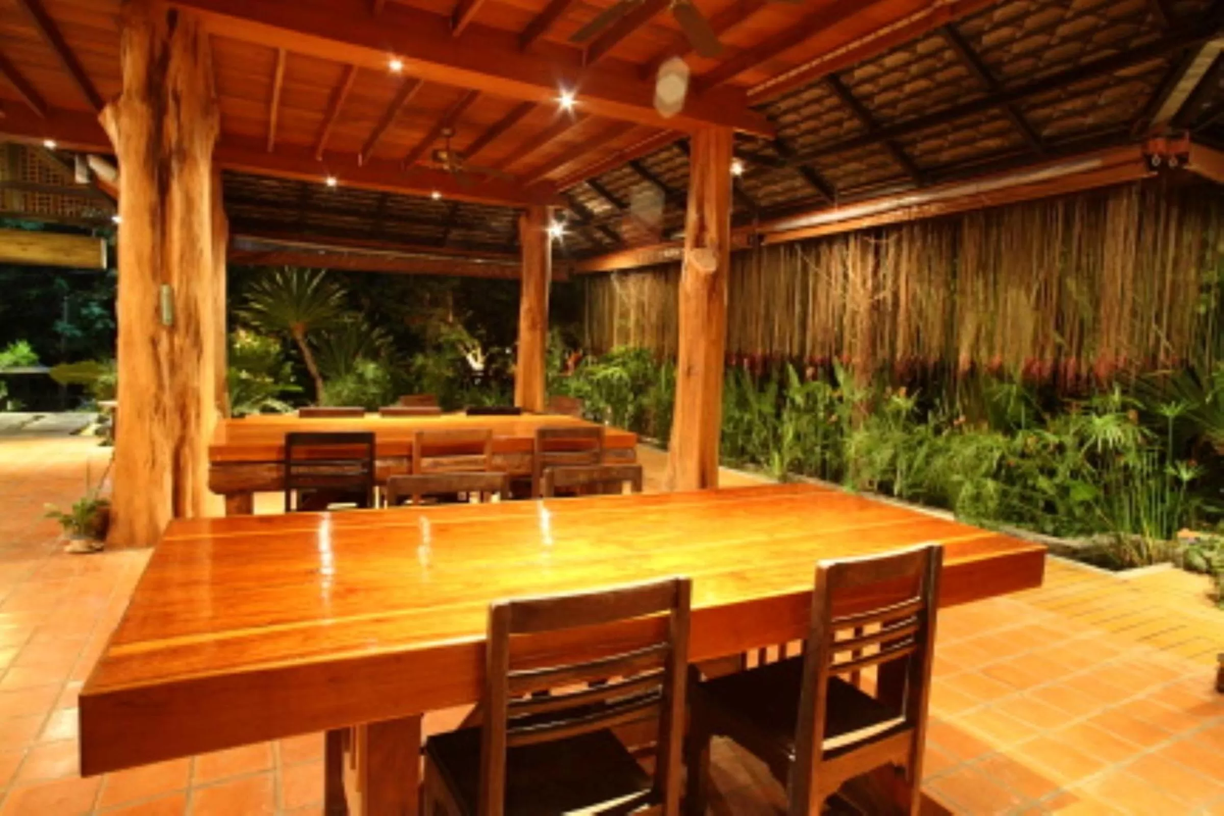 Restaurant/places to eat in Pai Vimaan Resort