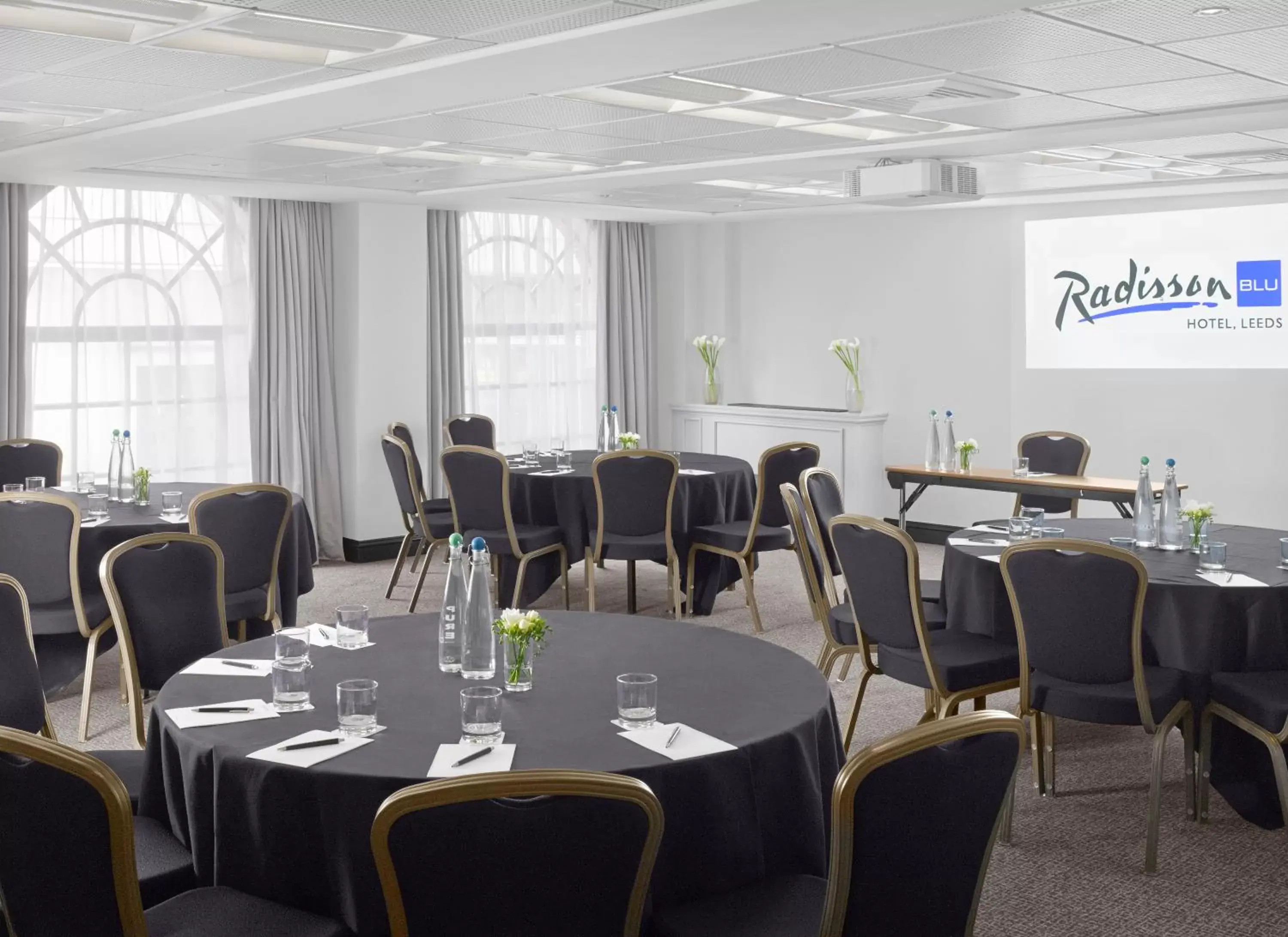 Business facilities, Restaurant/Places to Eat in Radisson Blu Hotel, Leeds City Centre