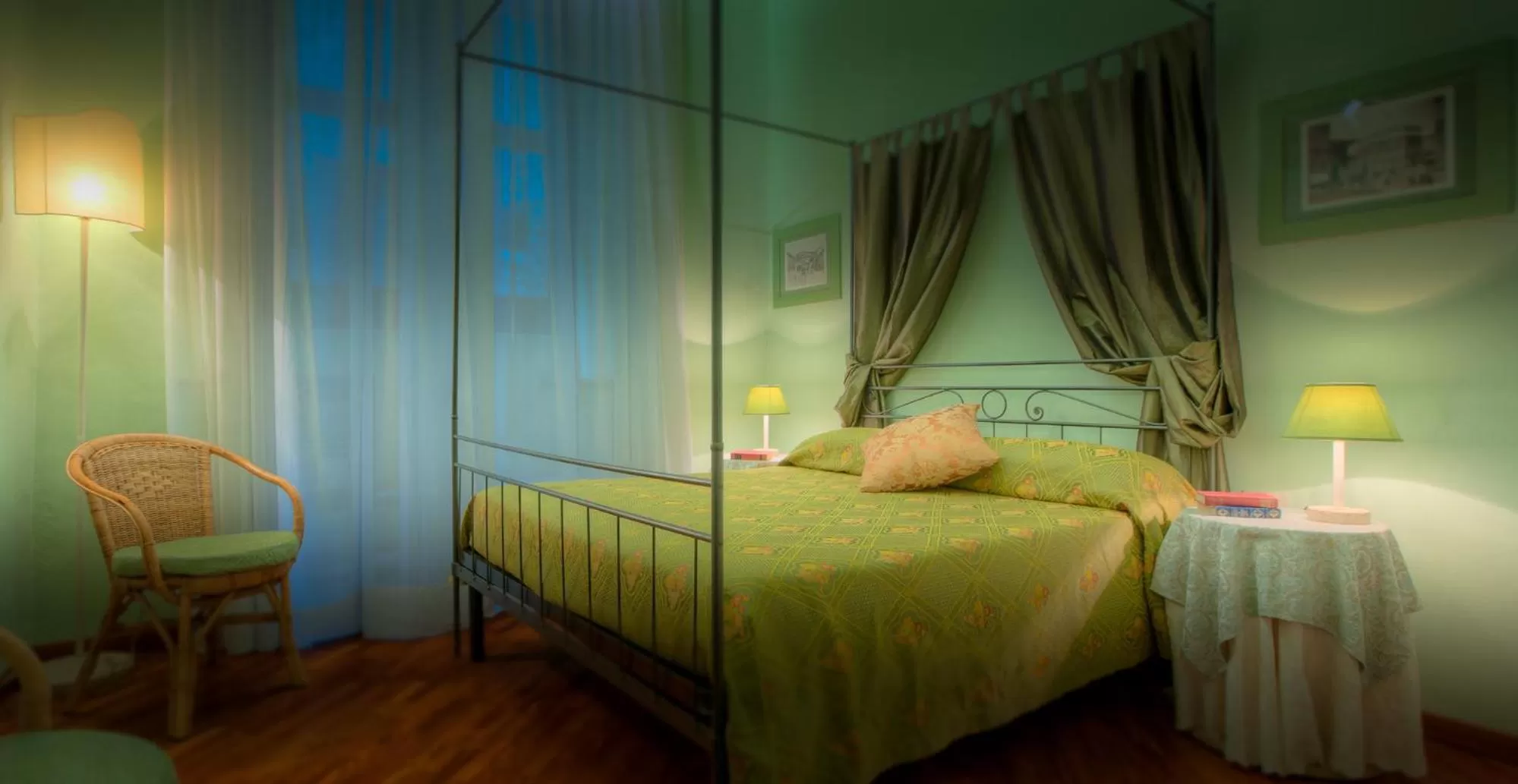 Bed in Hotel Torre Guelfa Palazzo Acciaiuoli