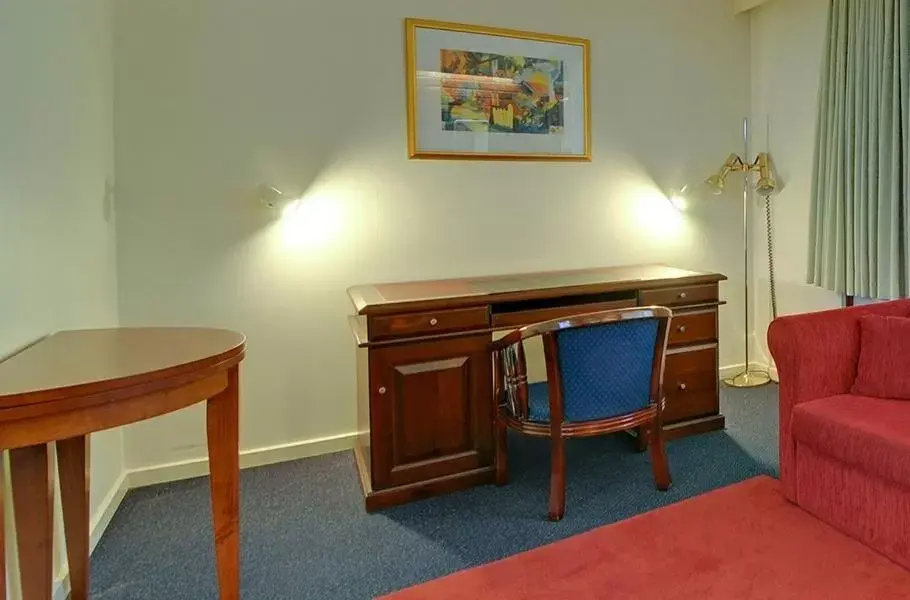 Seating Area in Cedar Lodge Motel